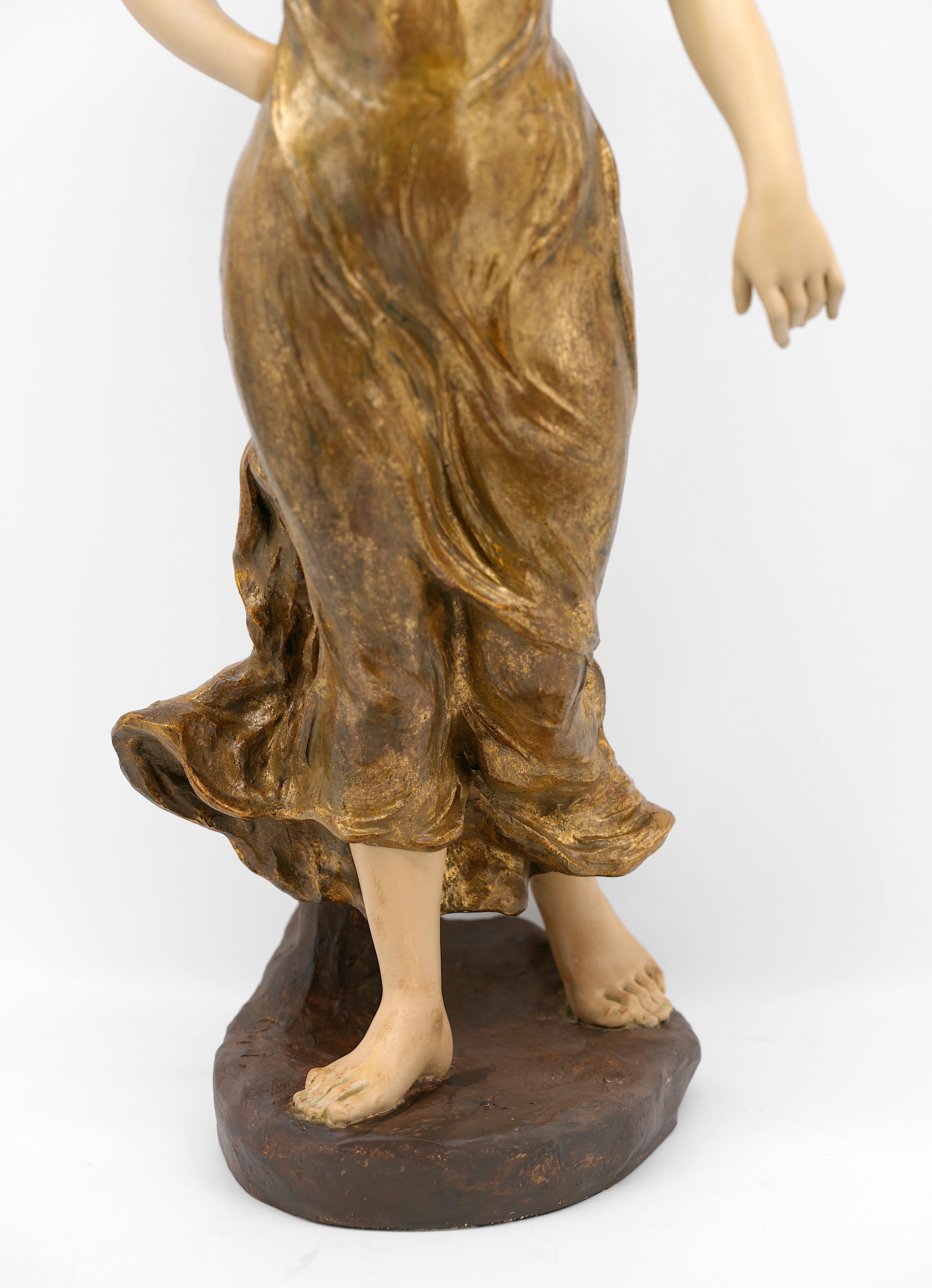 Scultura in terracotta con portatore d'acqua, 1890 ca. in vendita 7