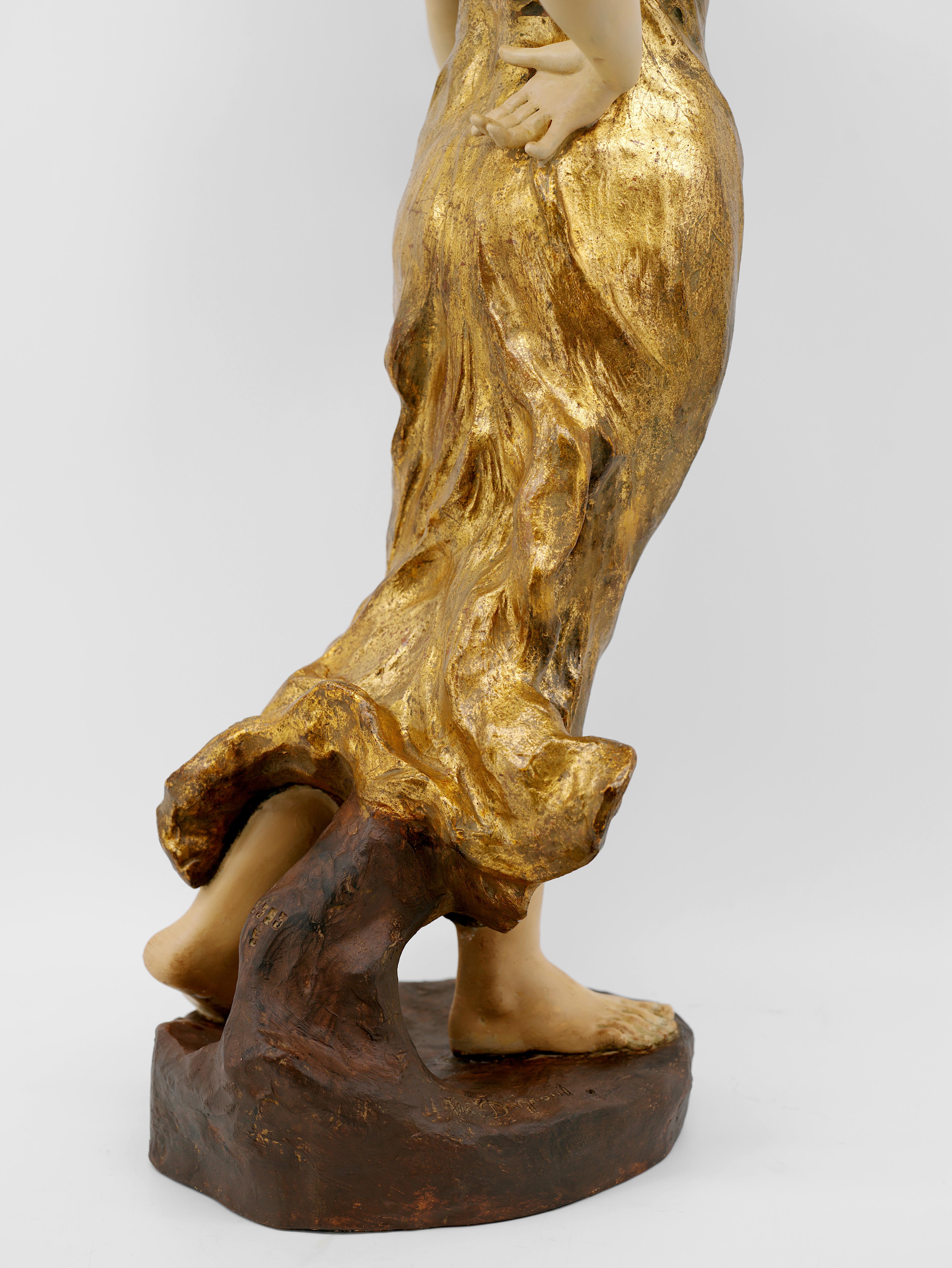 Scultura in terracotta con portatore d'acqua, 1890 ca. in vendita 8
