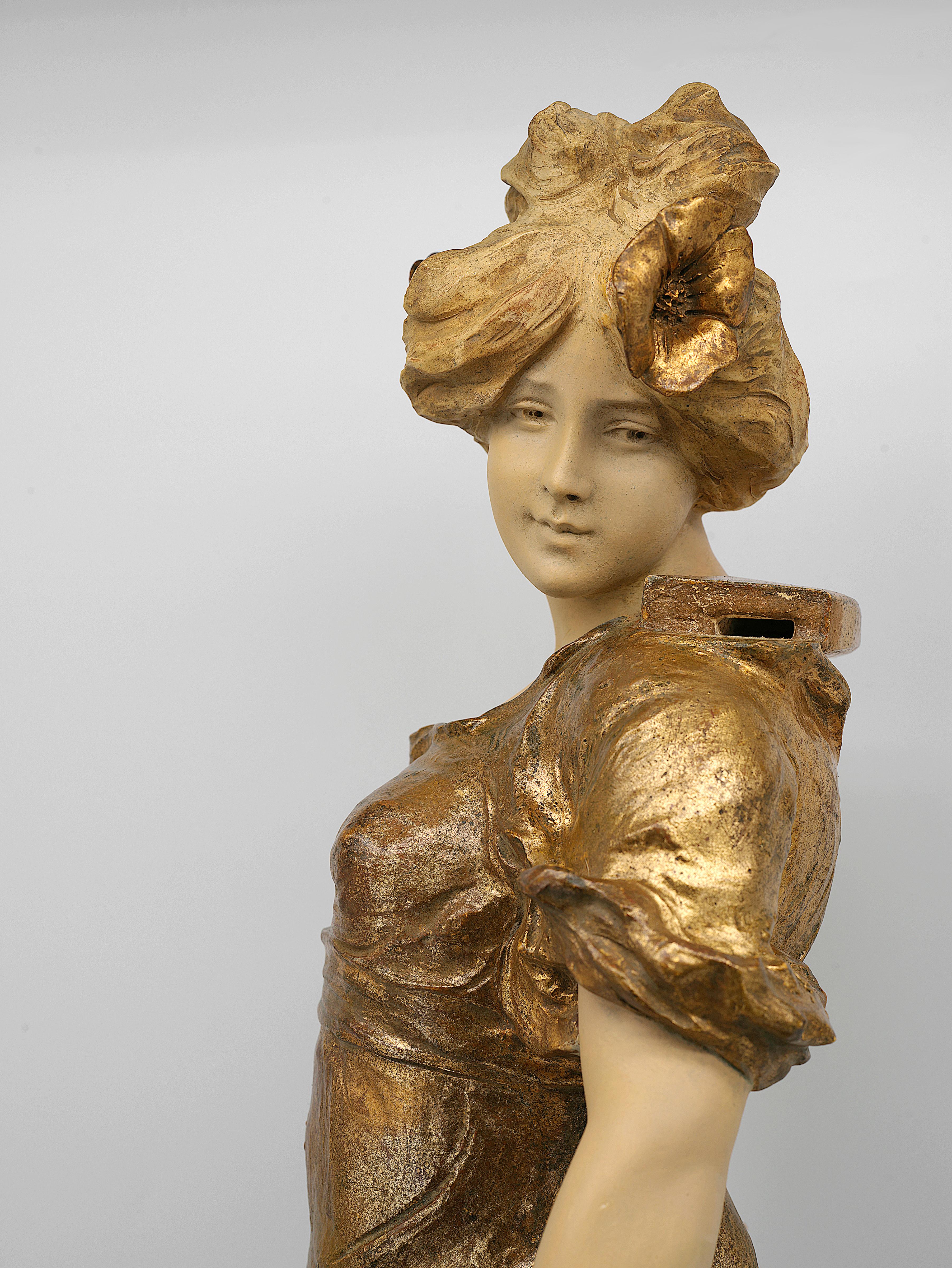 Fine XIX secolo Scultura in terracotta con portatore d'acqua, 1890 ca. in vendita