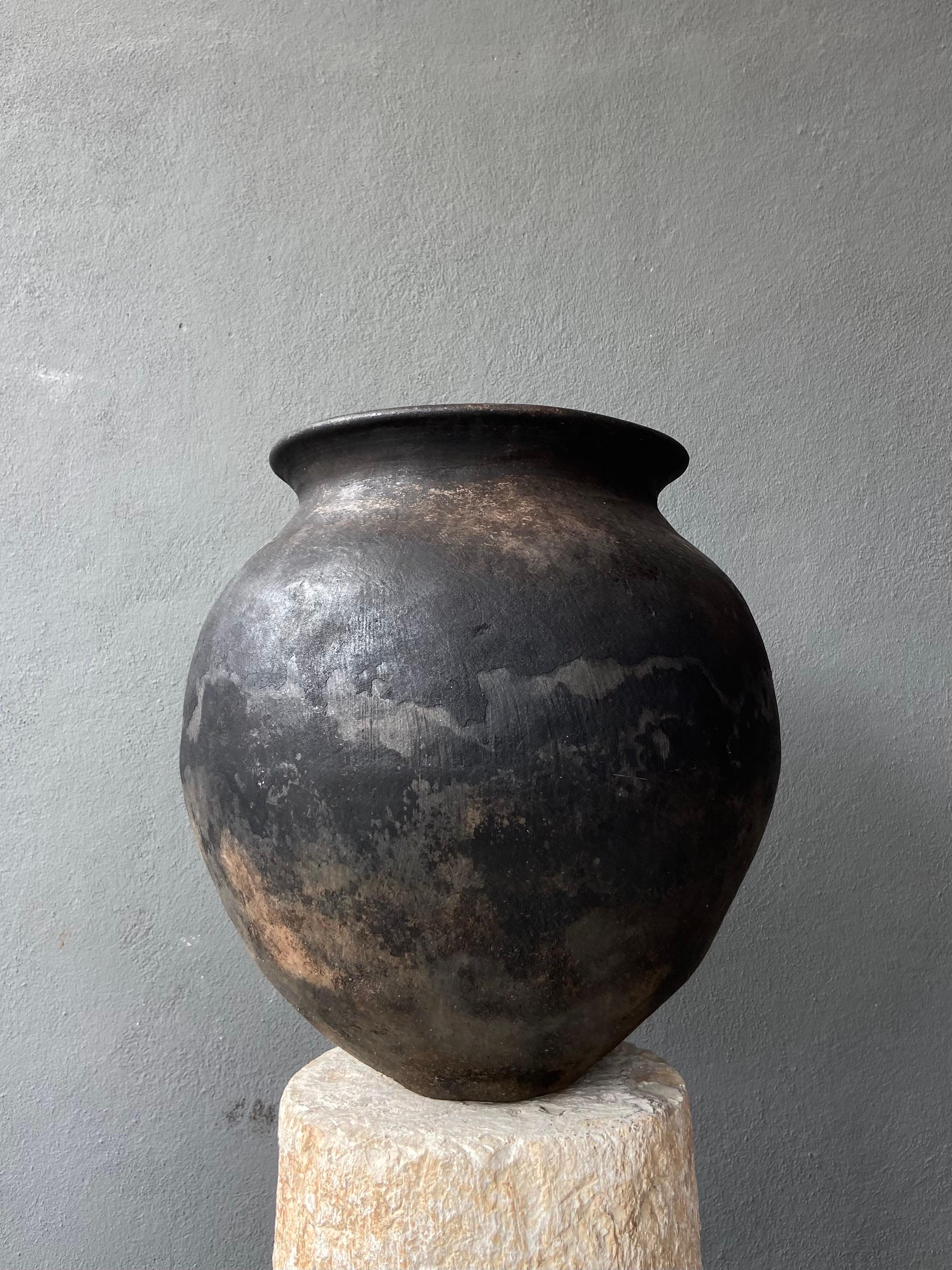 Terracotta water jar from the Mixteca region of Oaxaca, circa 1950´s.