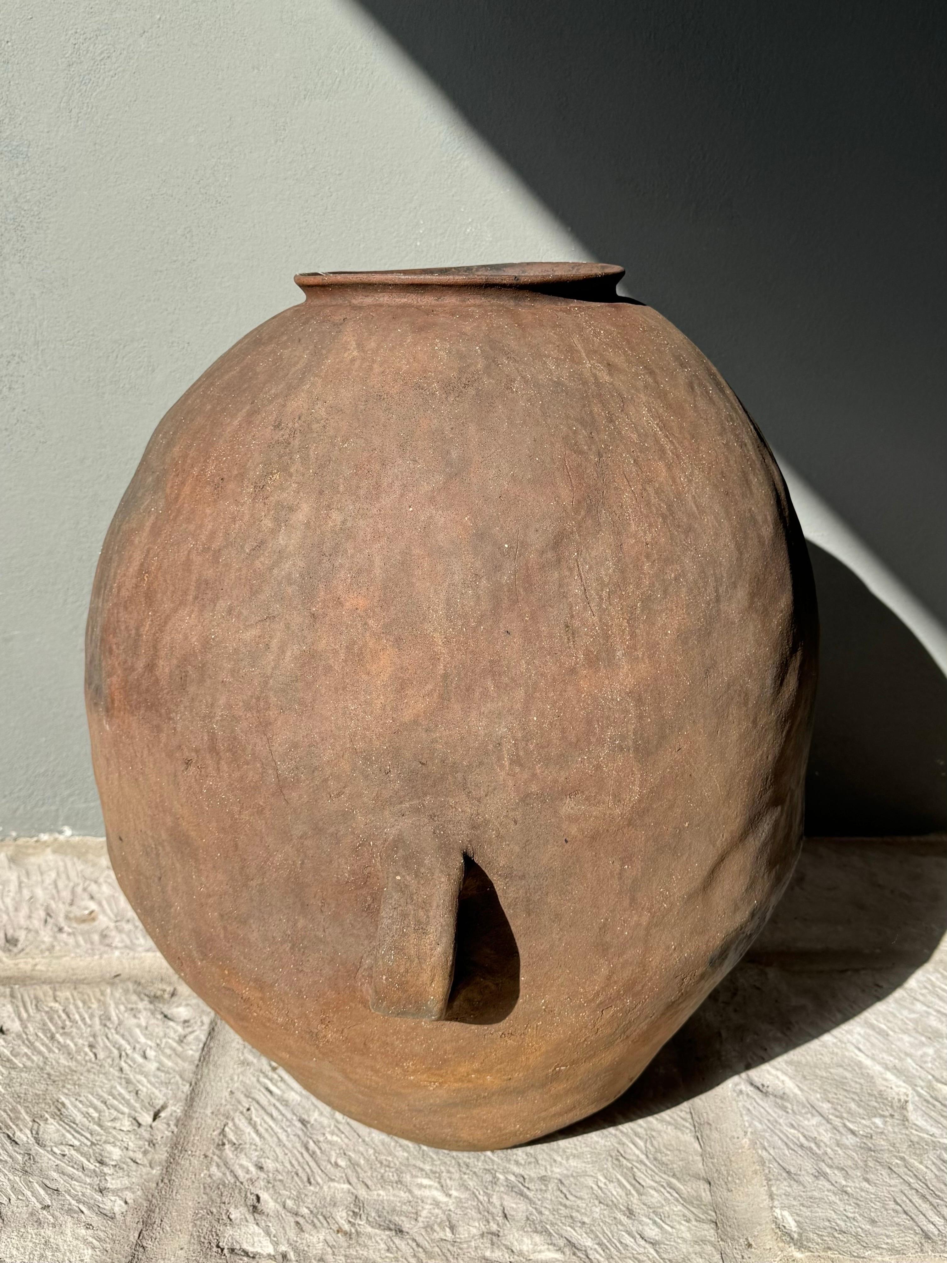 20th Century Terracotta Water Jar From Northern Puebla, Mexico, Circa 1920´s For Sale
