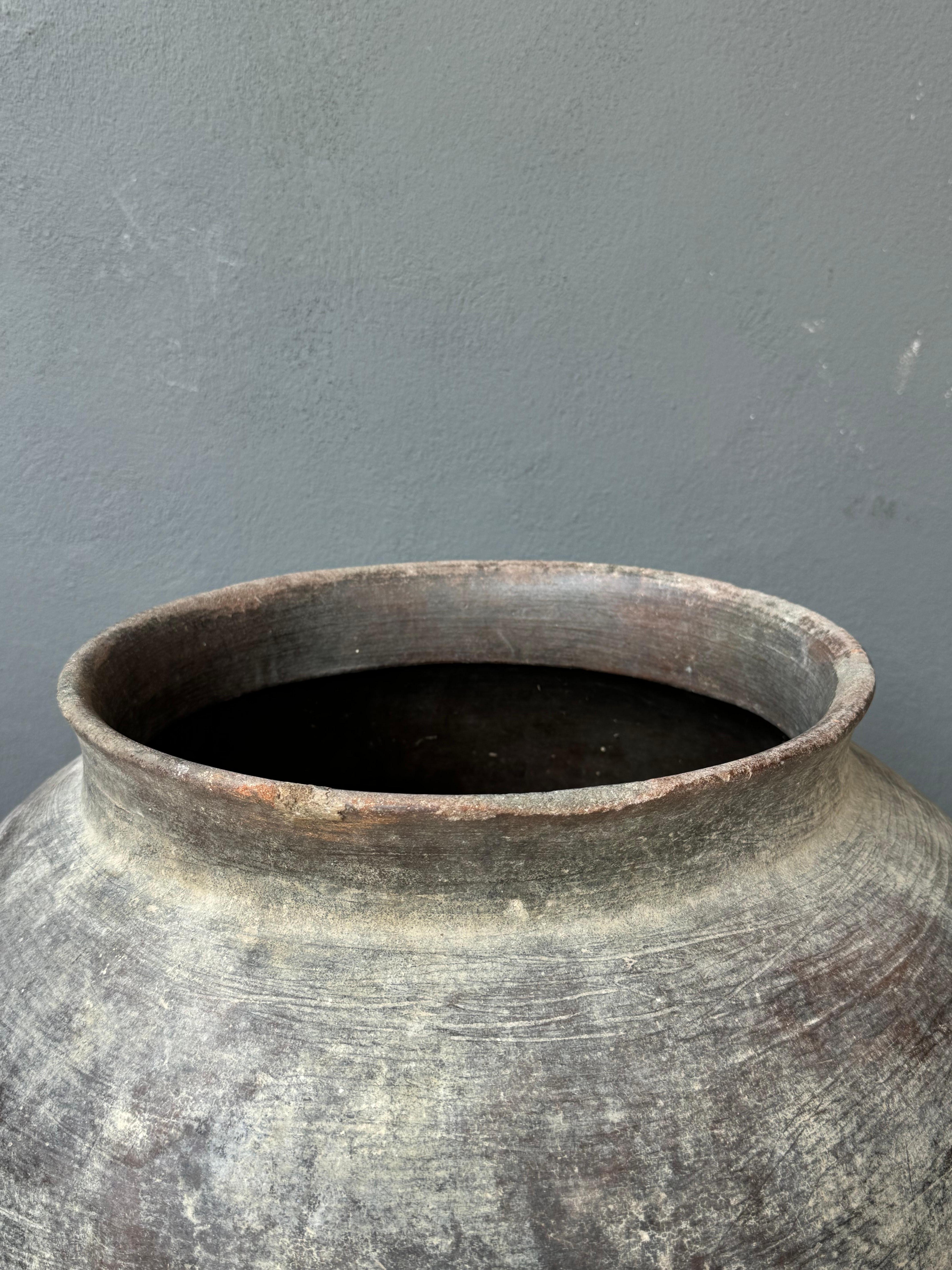 Vasija de Terracota para Agua de la Región Mixteca de Oaxaca, México, Circa 1940's 1