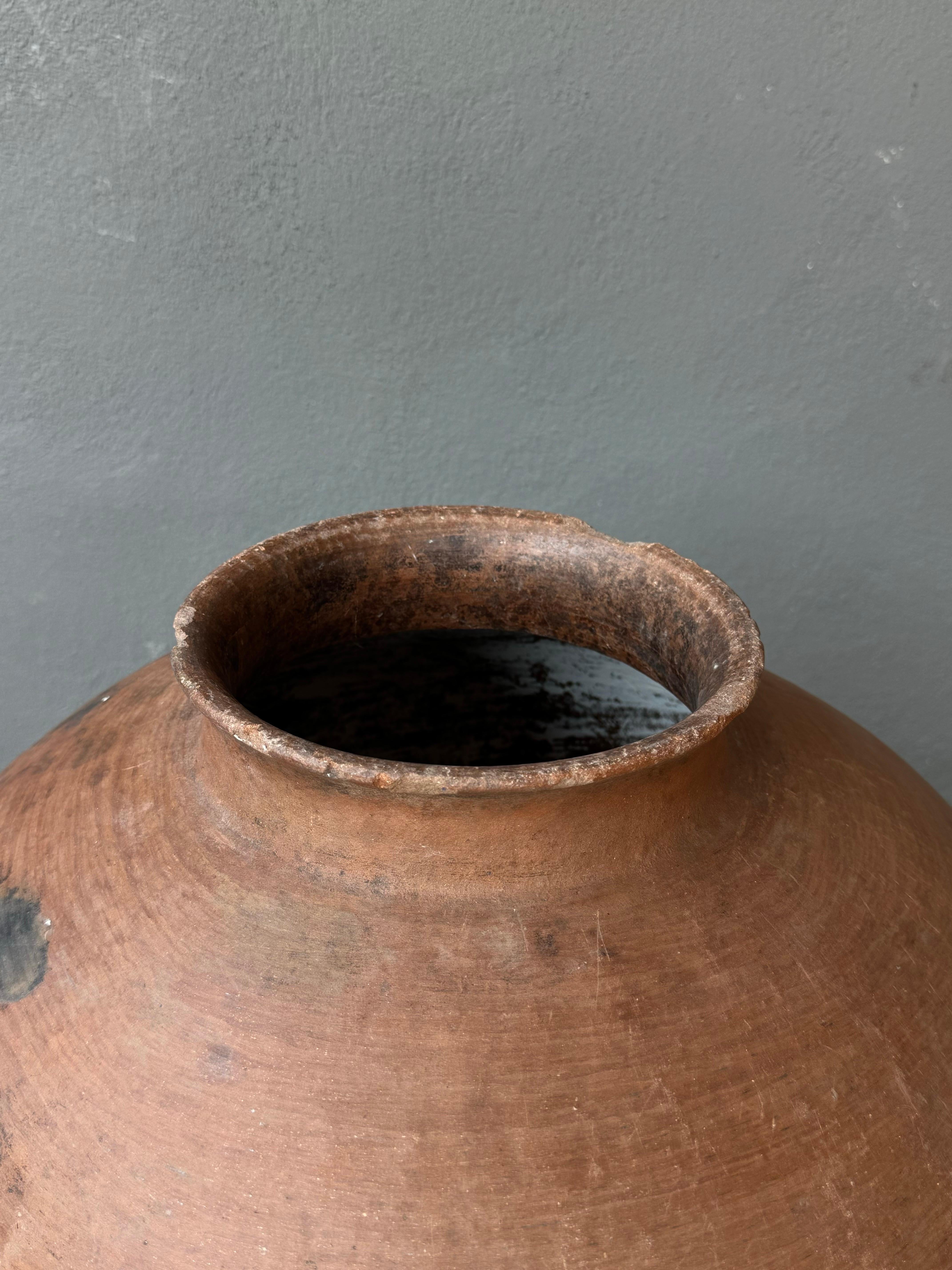 Messicano Vaso d'acqua in terracotta della regione Mixteca di Oaxaca, Messico, circa 1960