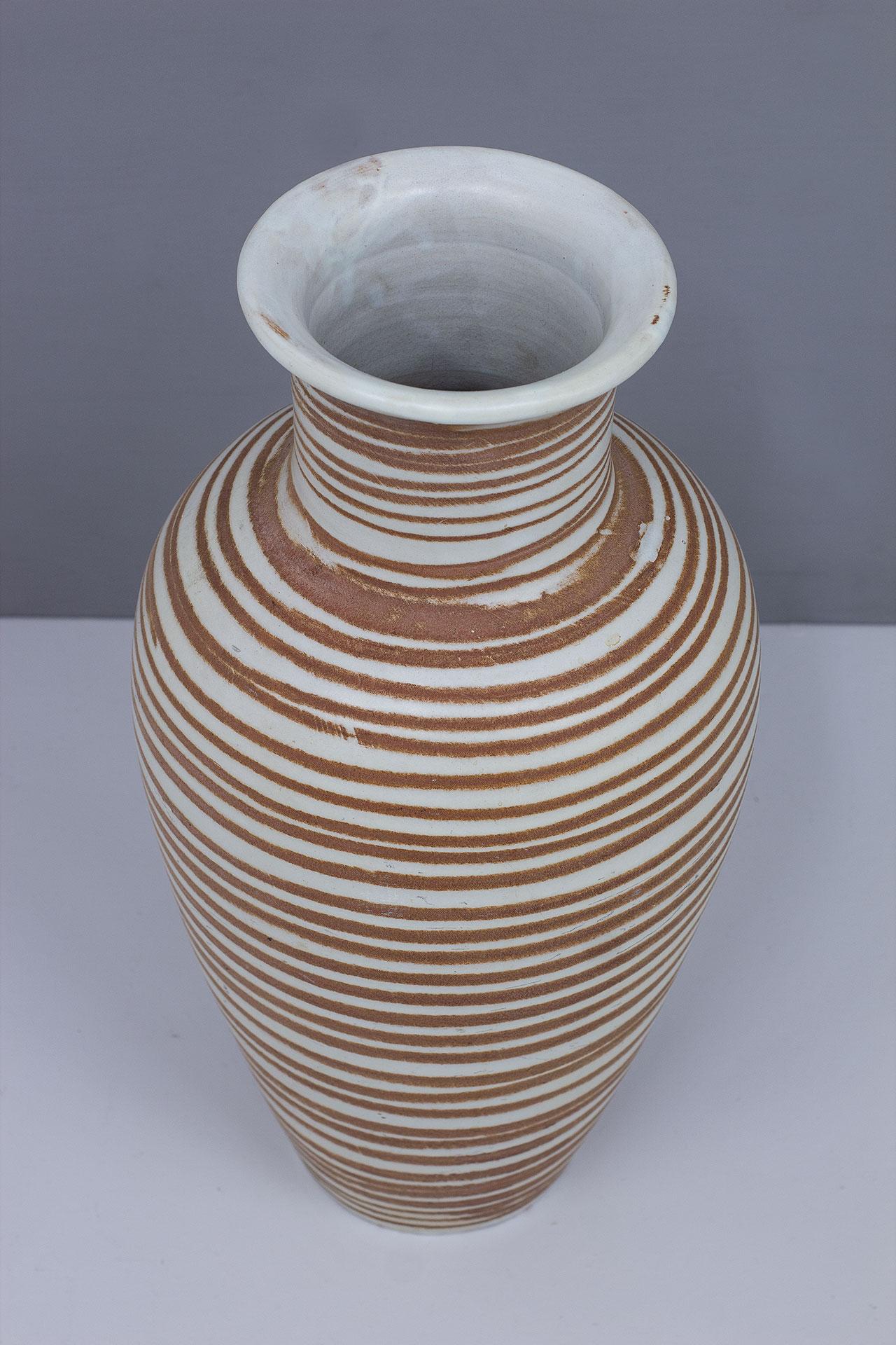 Scandinavian Modern Terracotta, White Ceramic Floor Vase by Anna-Lisa Thomson, Sweden For Sale