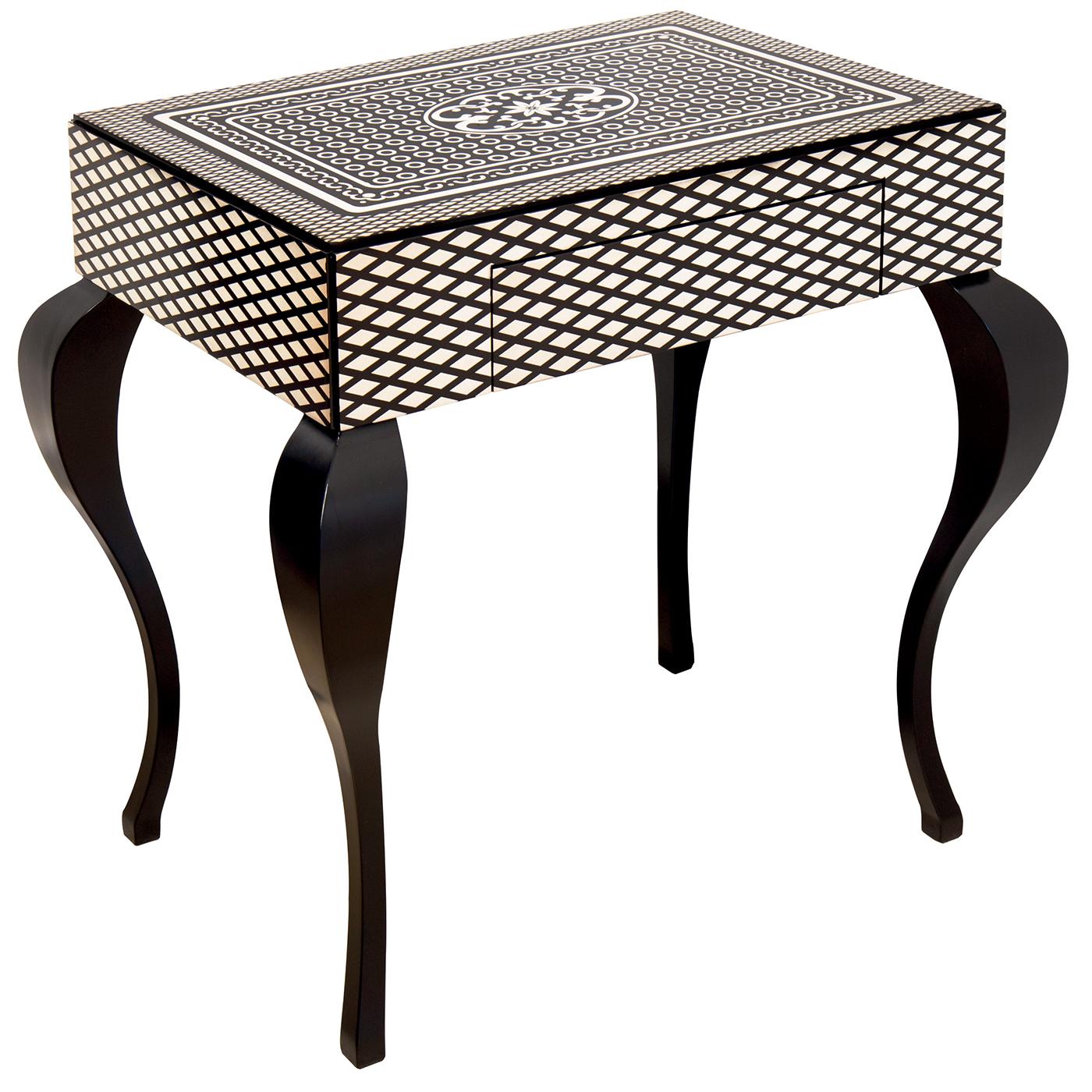 Entirely covered in a diamond-shaped pattern, this splendid side table will make a statement in an eclectic, mid-century-inspired and modern living room or entryway, especially when matched to the console of the same Terramia Collection. Resting on
