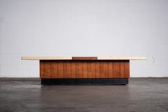 Table basse ou banc de style Harvey Probber en terrazzo et noyer, vers 1960