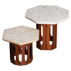 Tables d'appoint en terrazzo et noyer:: style Harvey Probber:: c. 1950. 1960