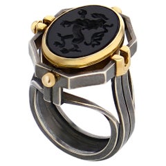 TERRE Chevalière Ring in 18k Yellow Gold & Distressed Silver by Elie Top