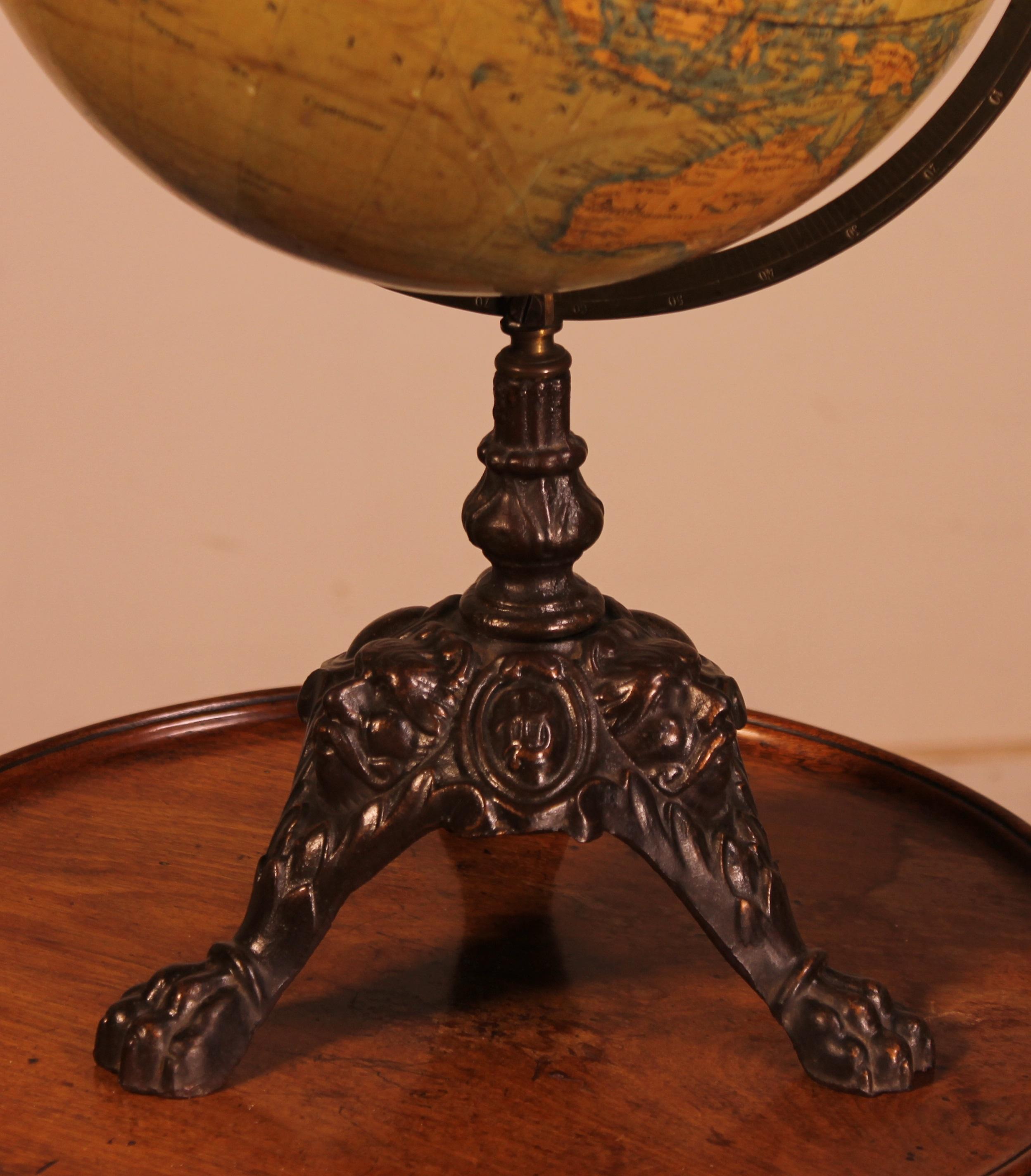 Elegant Terrestial Globe J.Lebègue & Cie with its cast iron base representing characters and lion claws.
This beautiful globe is from the publisher J.Lebègue & Cie located at 30 Rue de Lille in Paris and from then end of the 19th century
We can