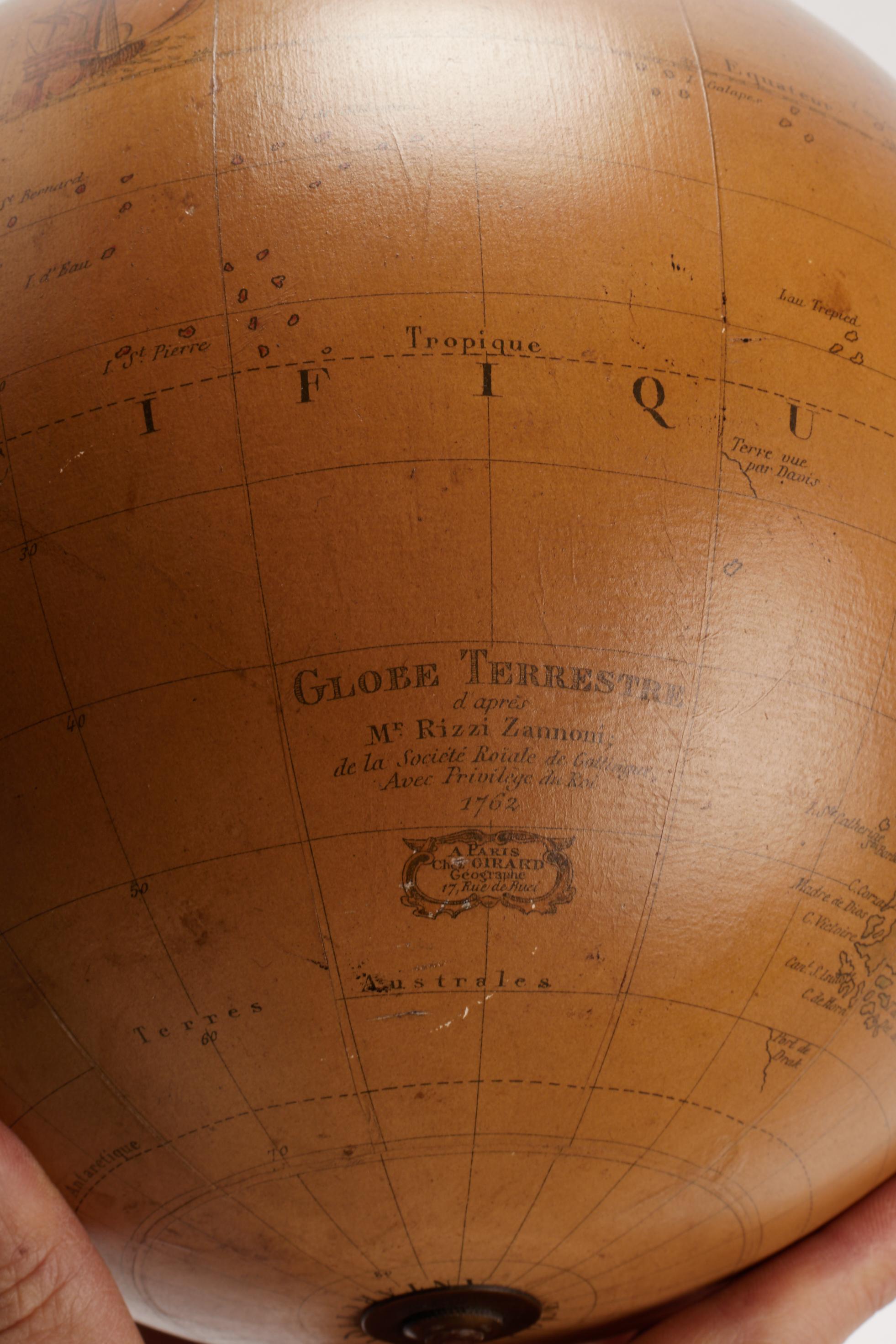 globe terrestre après M. Rizzi Zannoni, Paris 1762.  en vente 2
