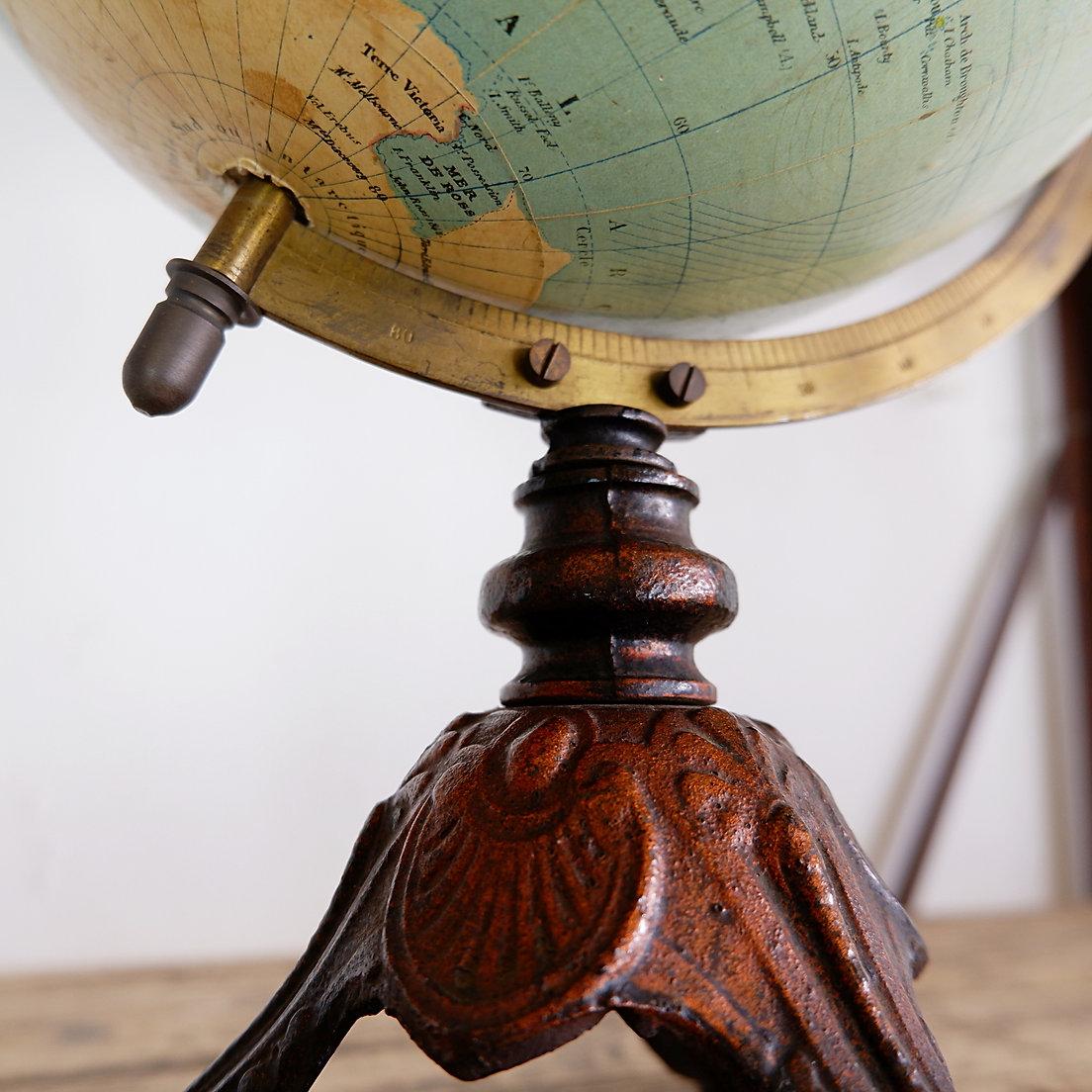 Globe terrestre de E.bertaux - 19° siècle De Paris Bon état à Linkebeek, BE