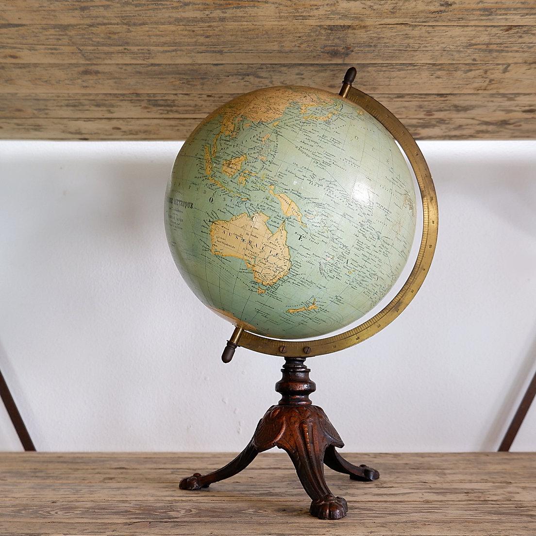 XIXe siècle Globe terrestre de E.bertaux - 19° siècle De Paris