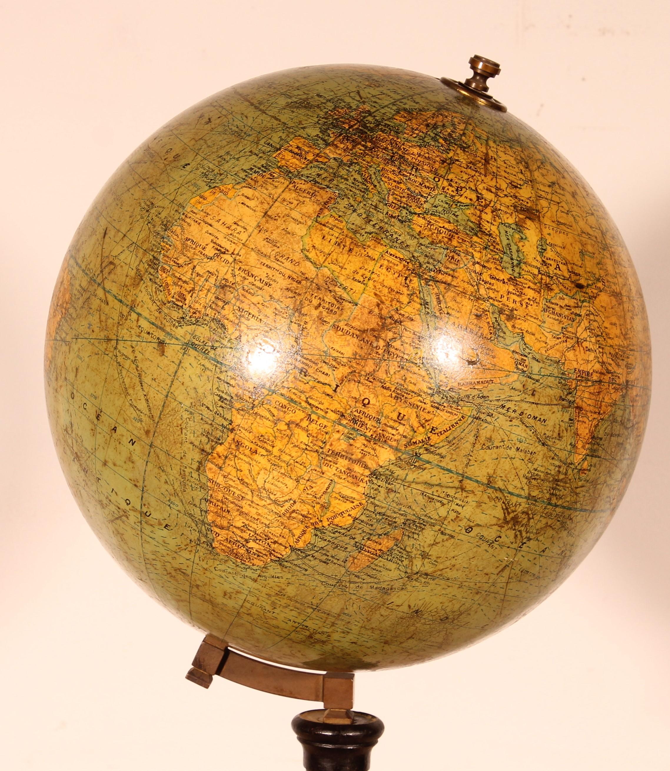 Napoléon III Globe terrestre de G. Thomas en vente