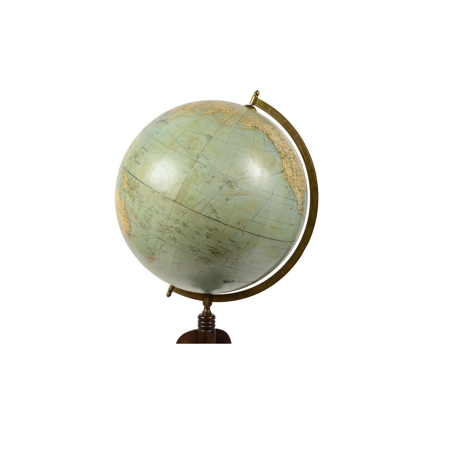 Terrestrial Antique Library Globe, herausgegeben Columbus von Prof. Ernst Friedrich, 1920er Jahre (Deutsch) im Angebot