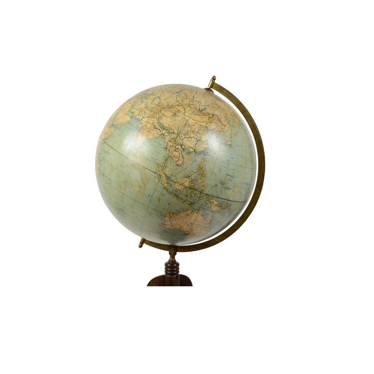 1920s Terrestrial Antique Library Globe Edited Columbus by Prof. Ernst Friedrich In Excellent Condition For Sale In Milan, IT