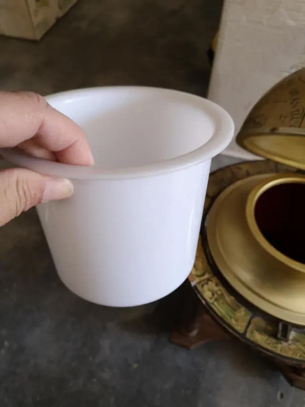 Altro Globo  Terra , Secchiello per il ghiaccio  Dimensioni grandi, metà del 20° secolo, 42 cm in vendita