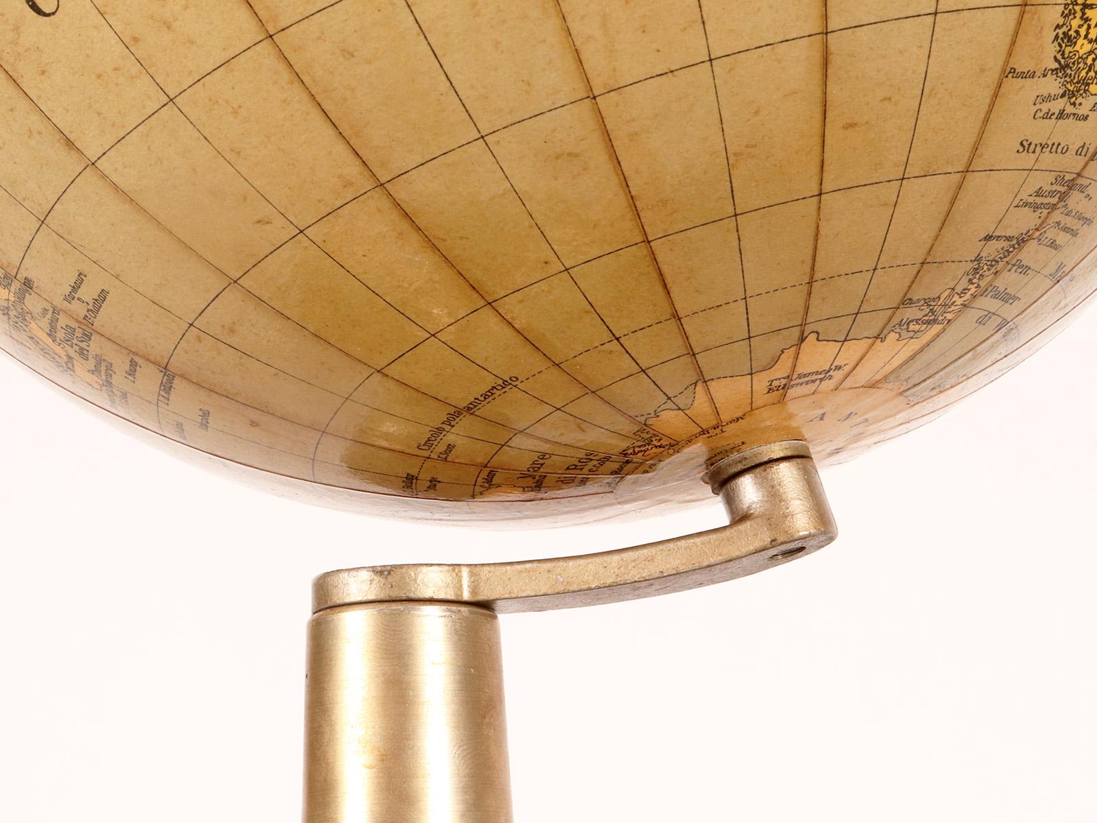 Terrestrial globe, Italy 1940.  For Sale 4