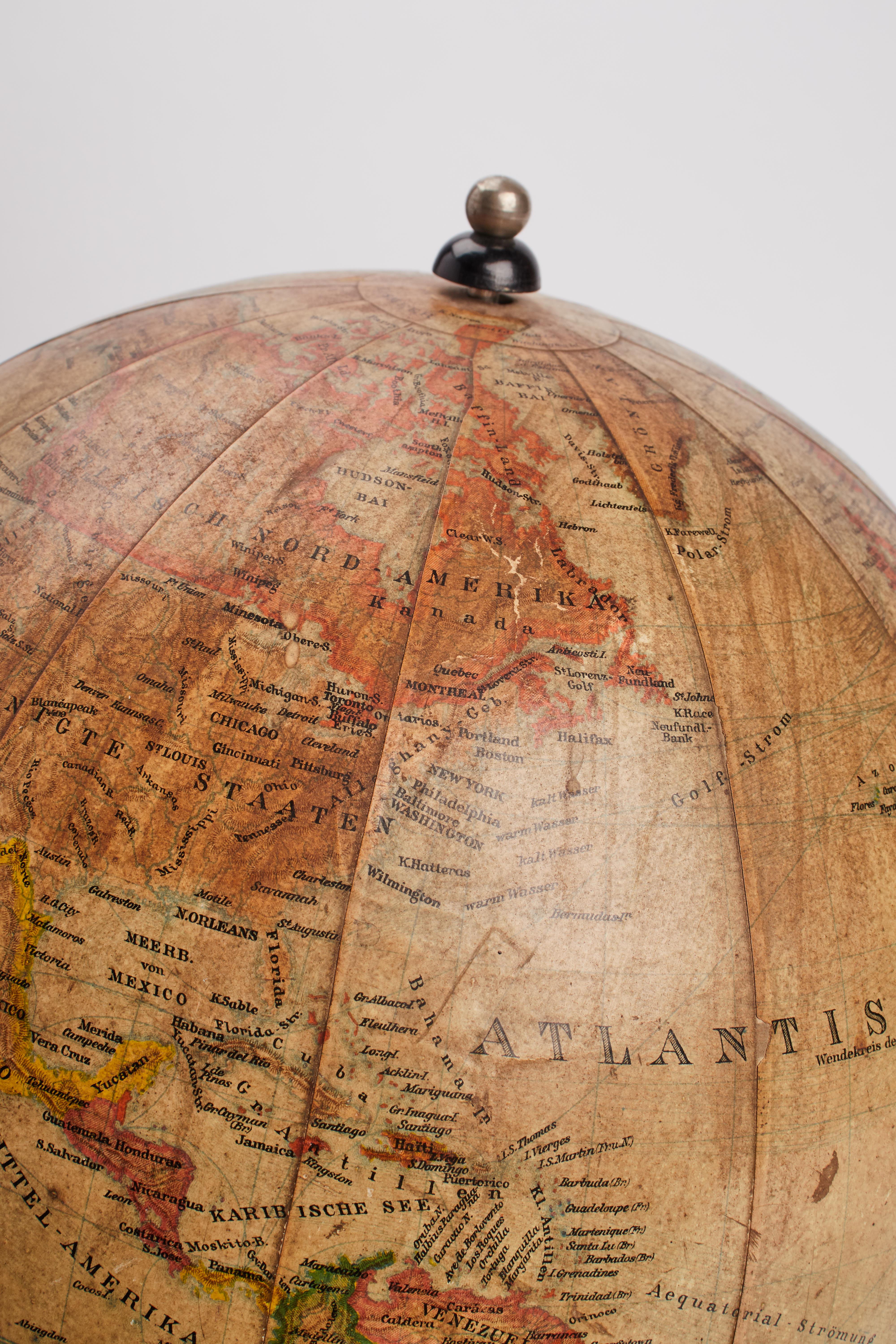 Terrestrial globe published by Ernst Schotte & co, Germany 1890.  In Good Condition For Sale In Milan, IT