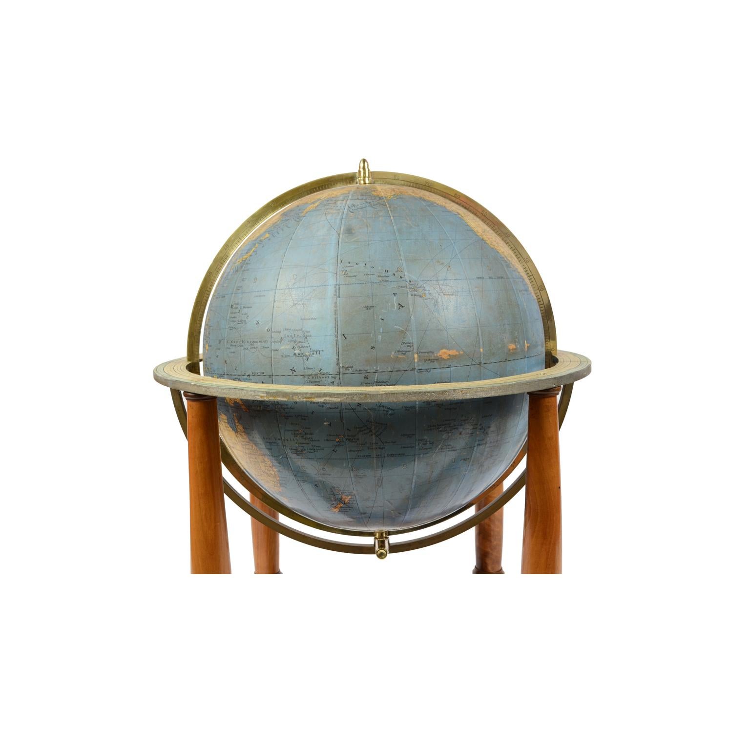 Antique Terrestrial Globe Walnut Base Published in 1950 by Vallardi Pubblisher In Good Condition In Milan, IT