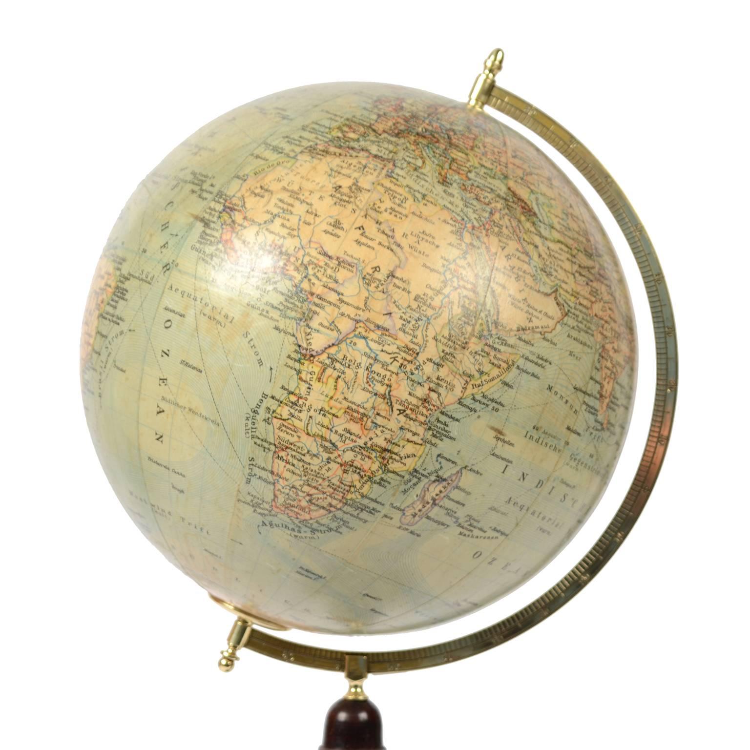 Terrestrial globe published by Prof. Fisher for Wagner & Debes Leipzig in the second half of the nineteenth century. In addition to the territorial map, ocean currents and main oceanic currents are depicted. Turned wooden base complete with engraved