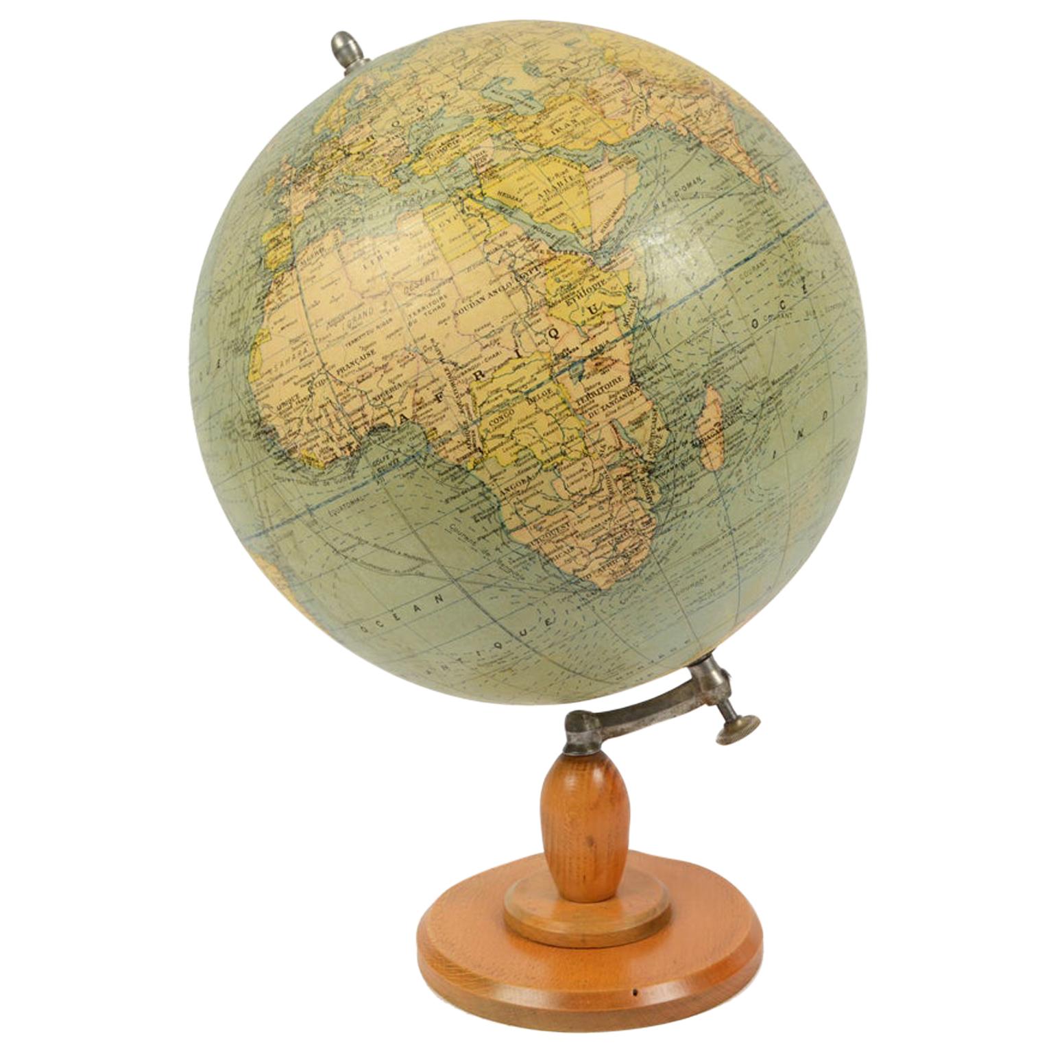 Antique Terrestrial Globe Published in 1940s by Girard Barrère et Thomas, Paris