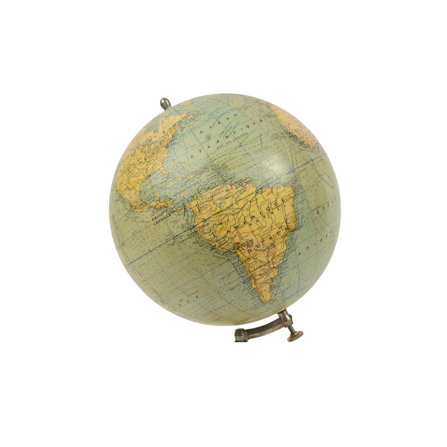 Globe terrestre ancien publié dans les années 1940 par Girard Barrre et Thomas, Paris Bon état - En vente à Milan, IT