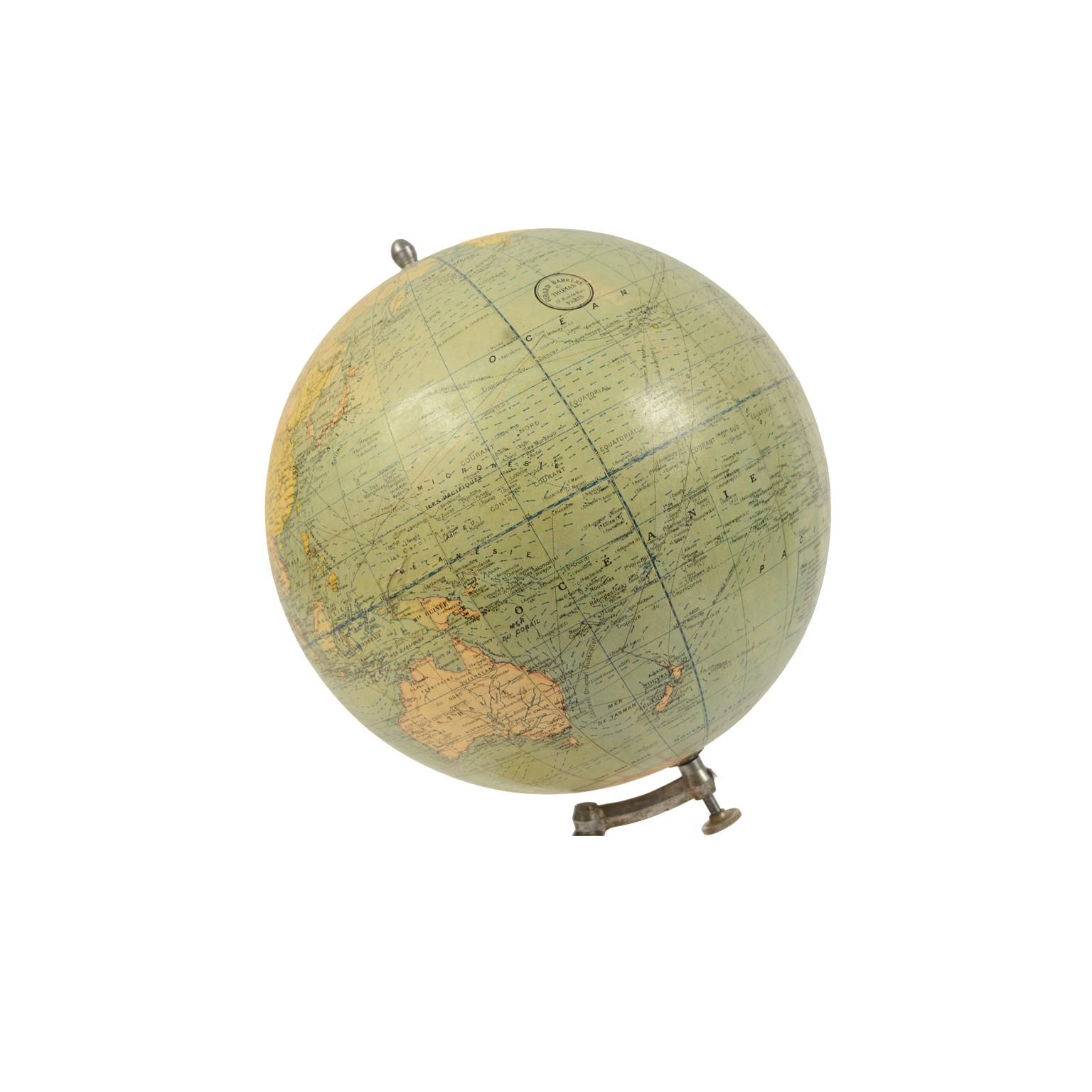 French Antique Terrestrial Globe Published in 1940s by Girard Barrère et Thomas, Paris For Sale
