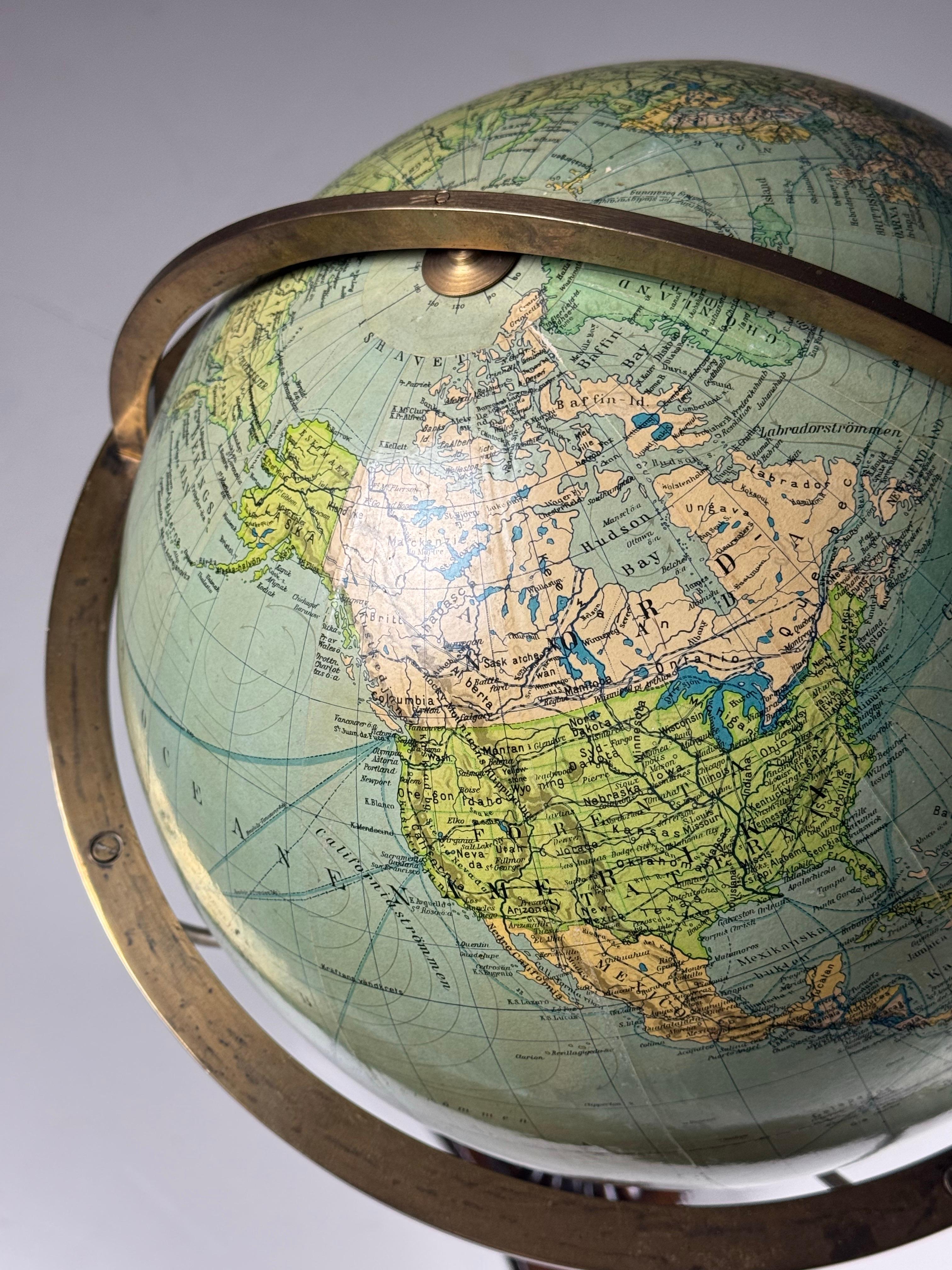 Legno Globo Terrestre William Williams IV in vendita