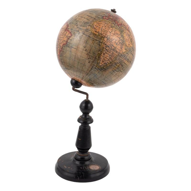 Napoléon III Table terrestre Globe allemand Fin du 19e siècle en vente