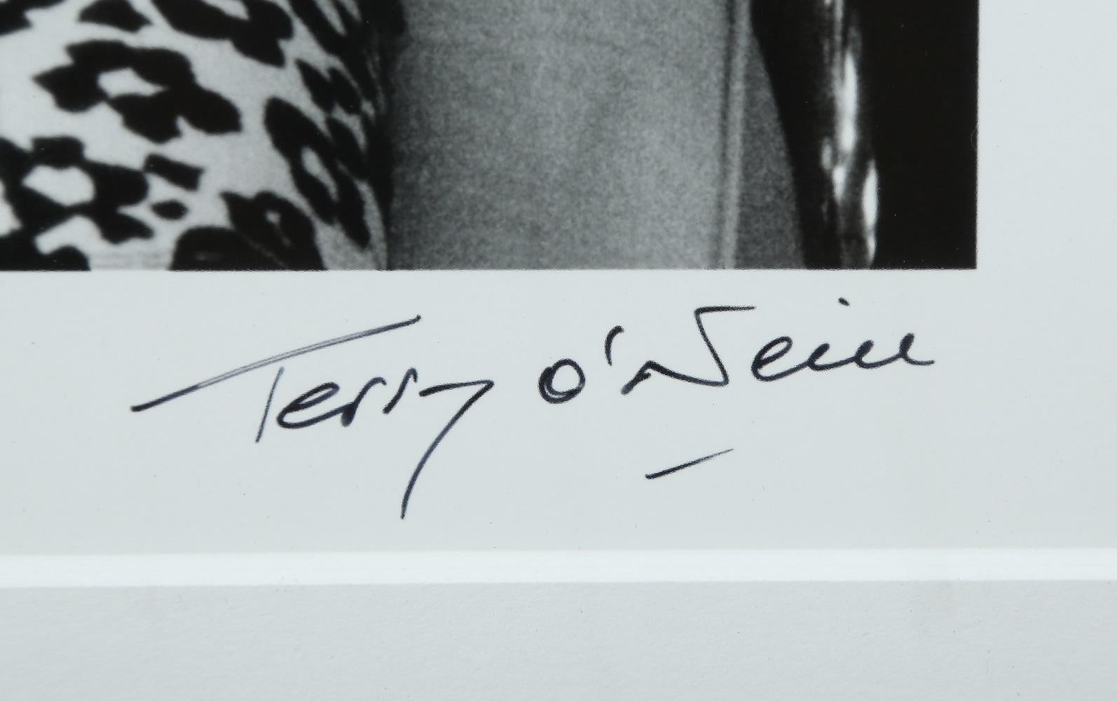 Terry O' Neill Black and White Photograph of Liz Taylor and Richard Burton, 1971 4