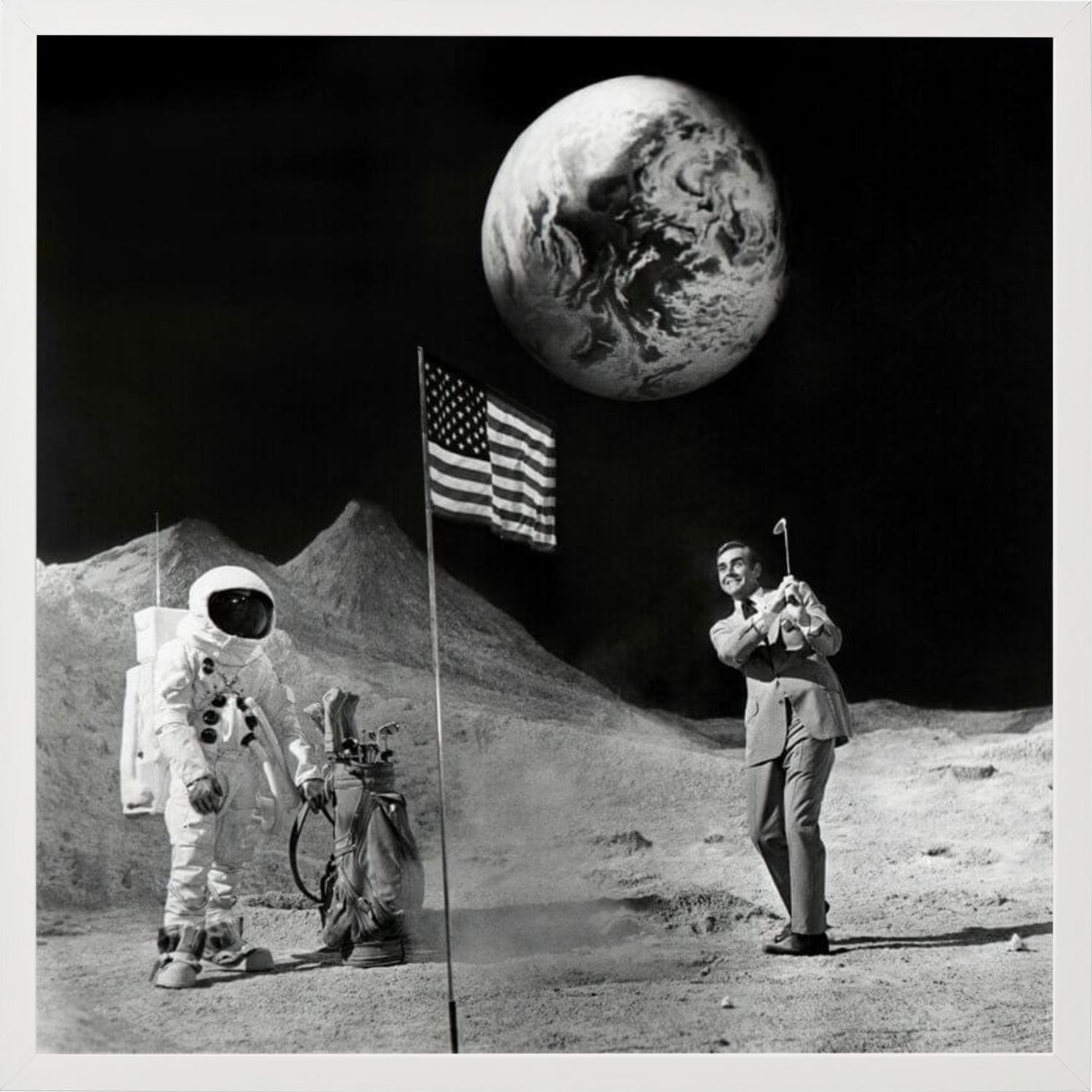 Bond on the Moon, Sean Connery als James Bond - Fine Art Photography, 1971 (Schwarz), Figurative Photograph, von Terry O'Neill