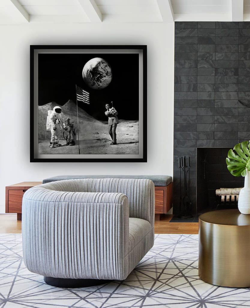 Bond on the Moon, Sean Connery als James Bond - Fine Art Photography, 1971 im Angebot 5