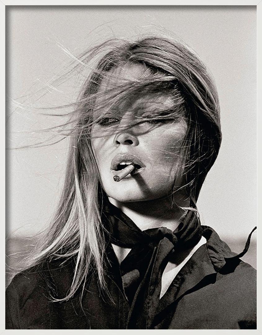 Brigitte Bardot - Sur le plateau des Petroleuses, photographie d'art, 1971 - Contemporain Photograph par Terry O'Neill