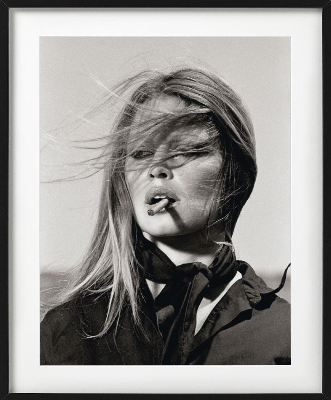 Brigitte Bardot - Sur le plateau des Petroleuses, photographie d'art, 1971 en vente 5