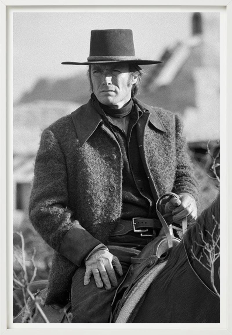 Clint Eastwood para la película Joe Kidd - a caballo, Fotografía artística, 1971 en venta 3