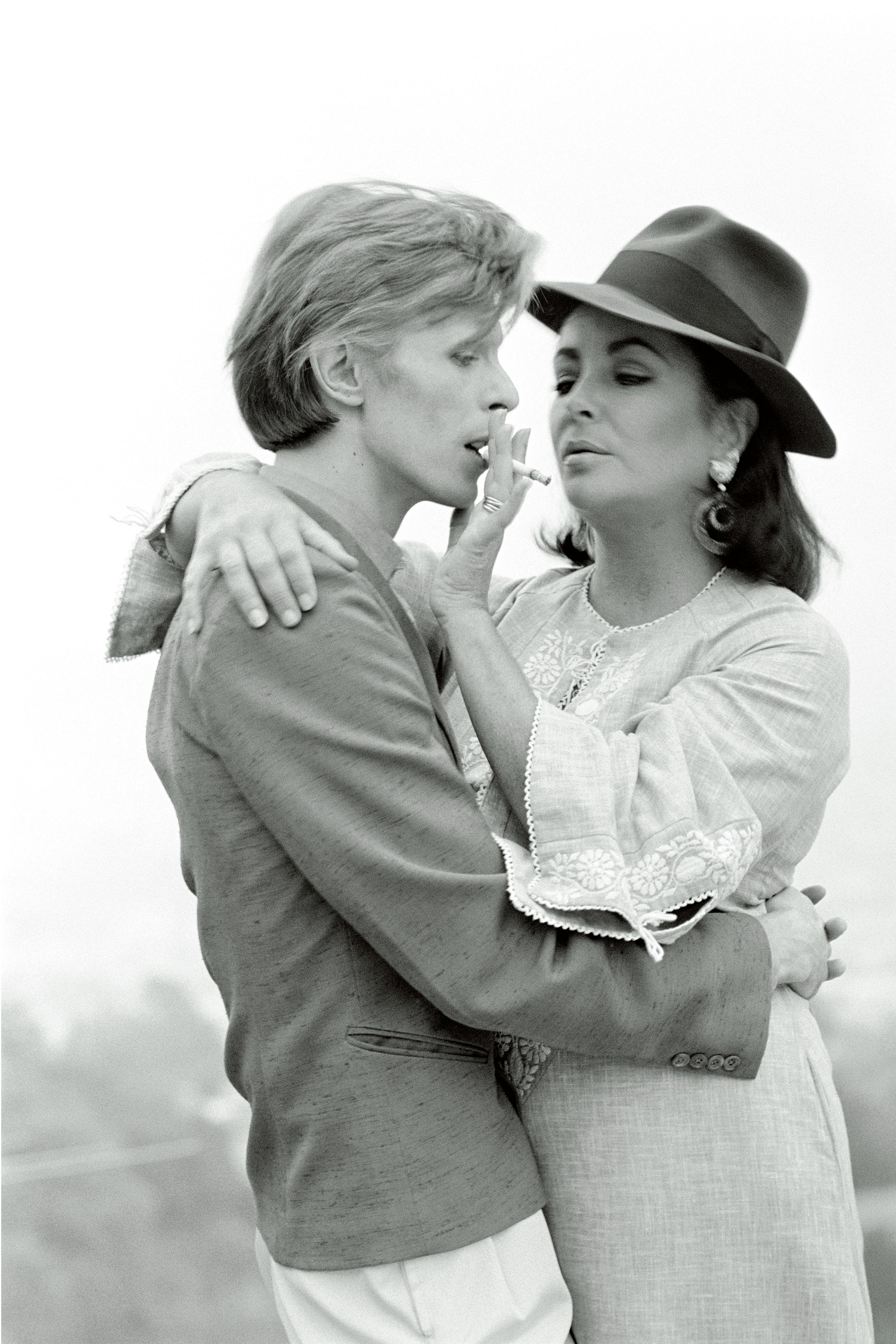 Portrait Photograph Terry O'Neill - David Bowie et Elizabeth Taylor Édition signée Lifetime