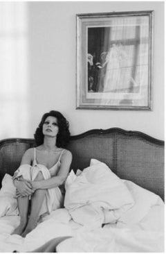 ~Framed~Sophia Loren auf dem Set „Brass Target“ von Terry O'Neill - 5/50