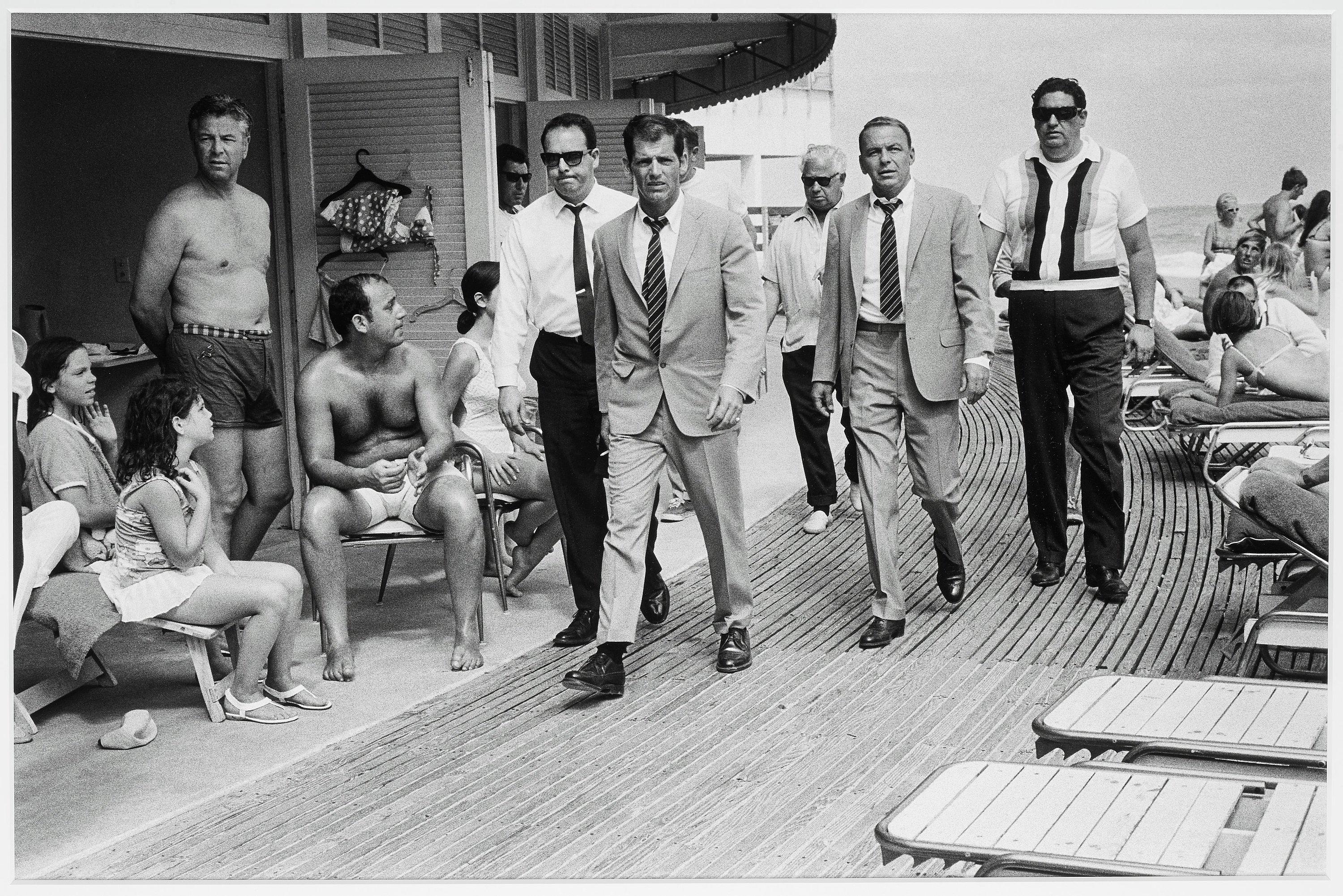 Terry O'Neill Black and White Photograph - Frank Sinatra "Boardwalk"