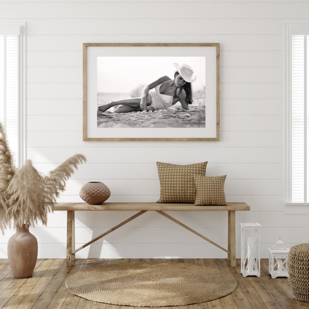 Raquel Lying on the Beach - Terry O'Neill Lost Fotoshooting 1