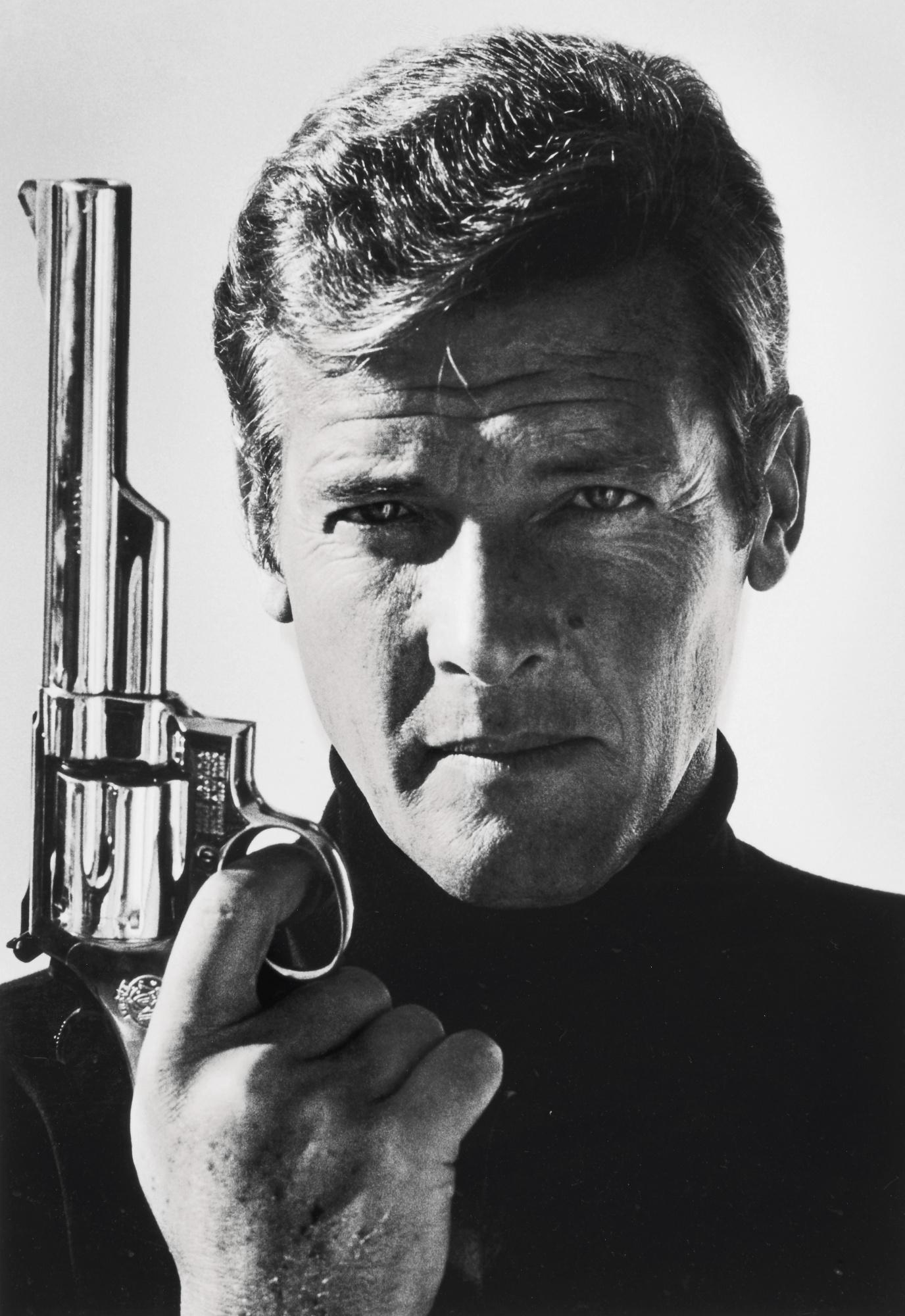 bond photographed by terry o'neill