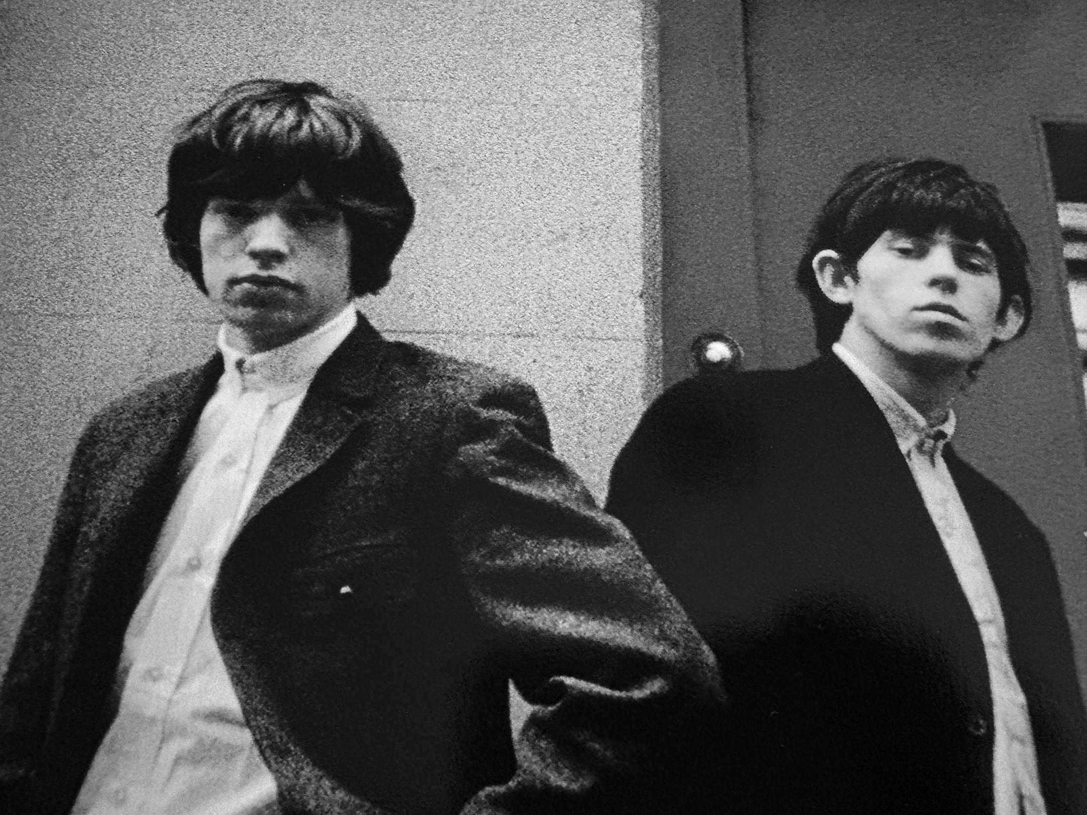 The Rolling Stones Tin Pan Alley N/B Tirage gélatino-argentique à VIE - Argent Portrait Photograph par Terry O'Neill