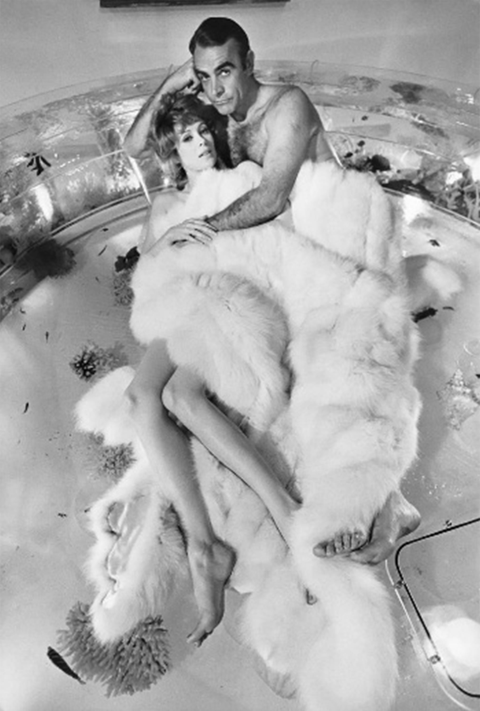 El actor escocés Sean Connery como James Bond y Jill St. John en la cama durante el rodaje de "Los diamantes son para siempre" - 1971.

Tamaño: 20 x 16 pulg.

15/50

Biografía del artista:

O'Neill comenzó su carrera en el nacimiento de la década de