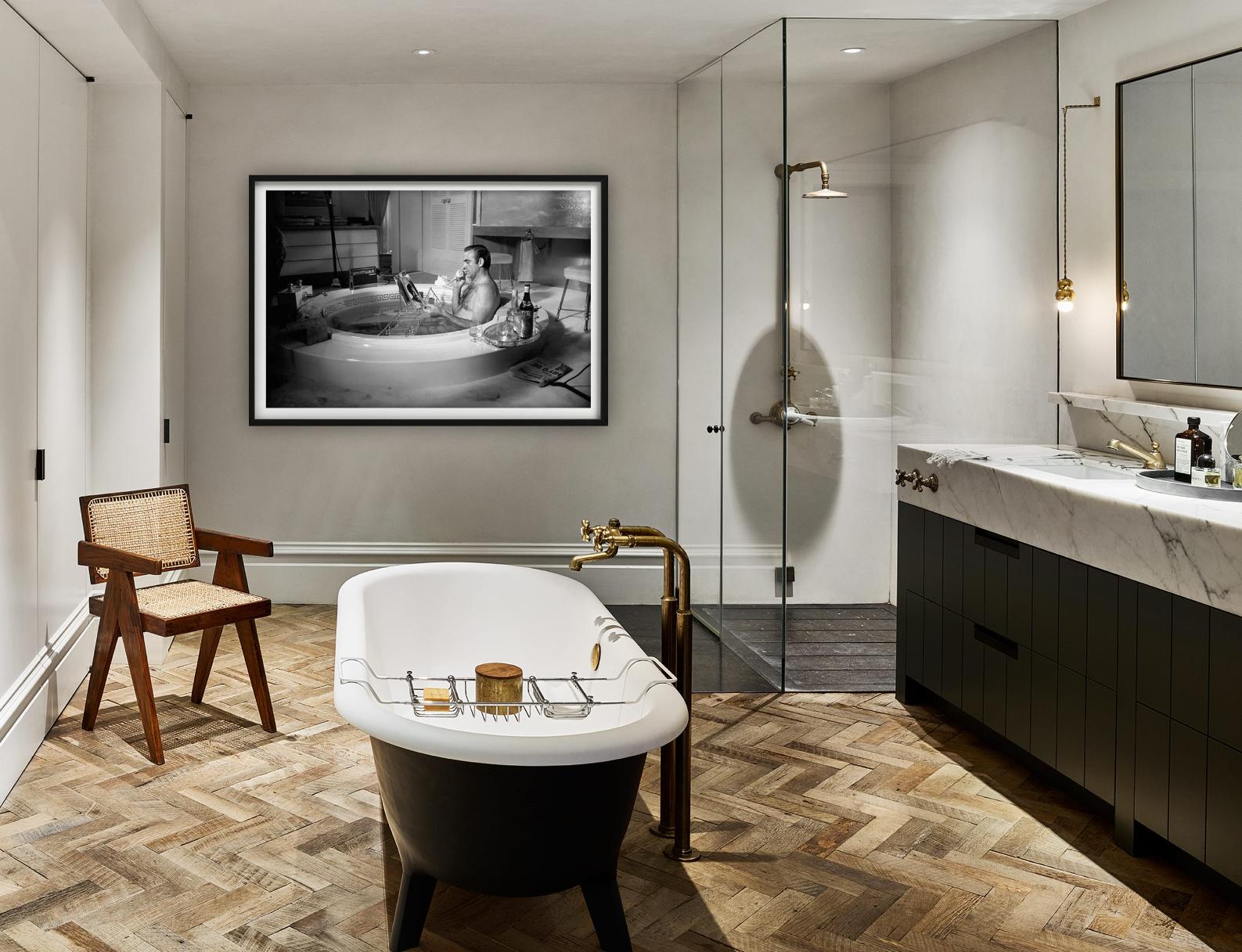 Sean Connery taking a bath, Diamonds are forever, Fine Art Photography, 1971 For Sale 7