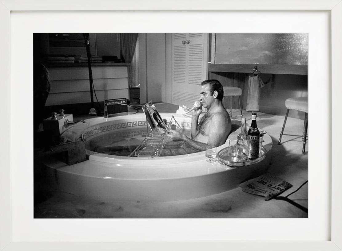 Sean Connery taking a bath, Diamonds are forever, Fine Art Photography, 1971 For Sale 4