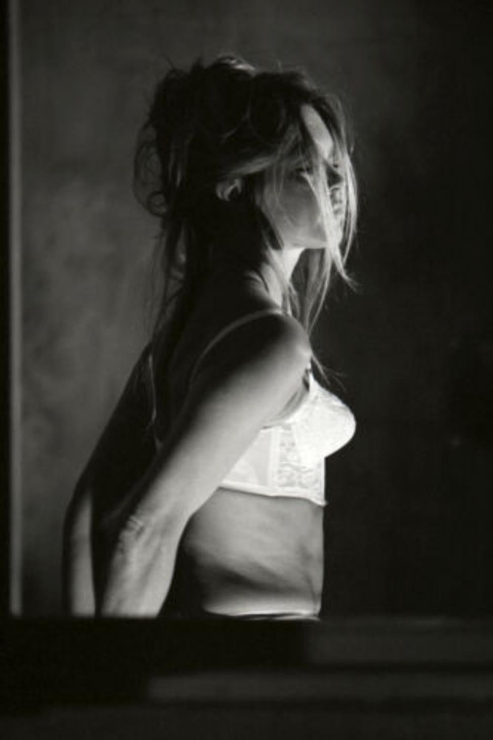 Die französische Schauspielerin Brigitte Bardot bei den Dreharbeiten zu Die Novizen (Les Novices, 1970) unter der Regie von Guy Casaril in Frankreich.

Posthume Ausgabe Gelatinesilberdruck Größen:
20x16"  -  Auflage von 50 + 10 AP
24x20"  -  Auflage