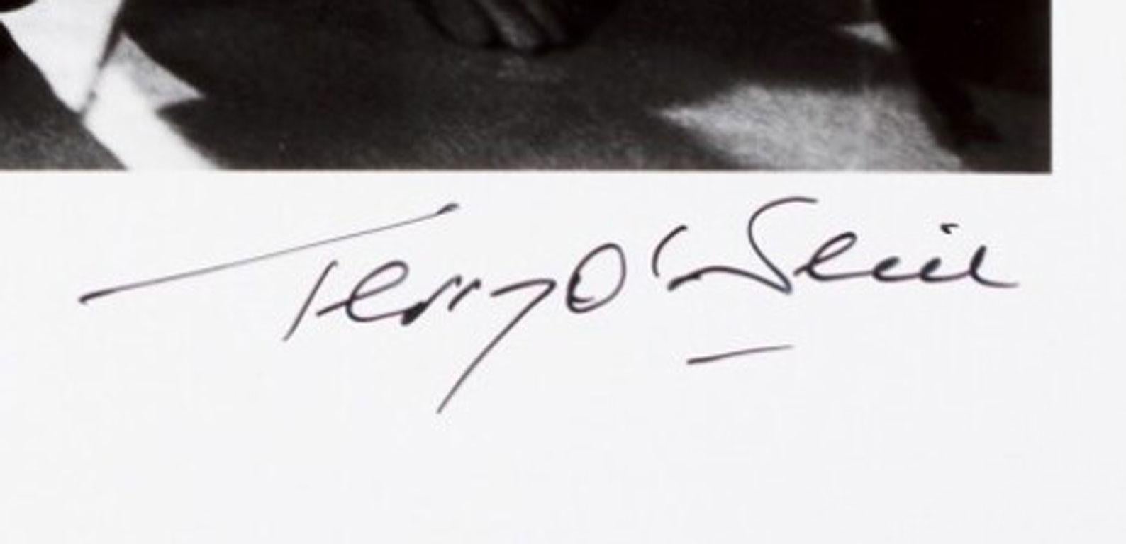 Terry O'Neill 'Brigitte Bardot, Les Petroleuses' (firmado) en venta 1