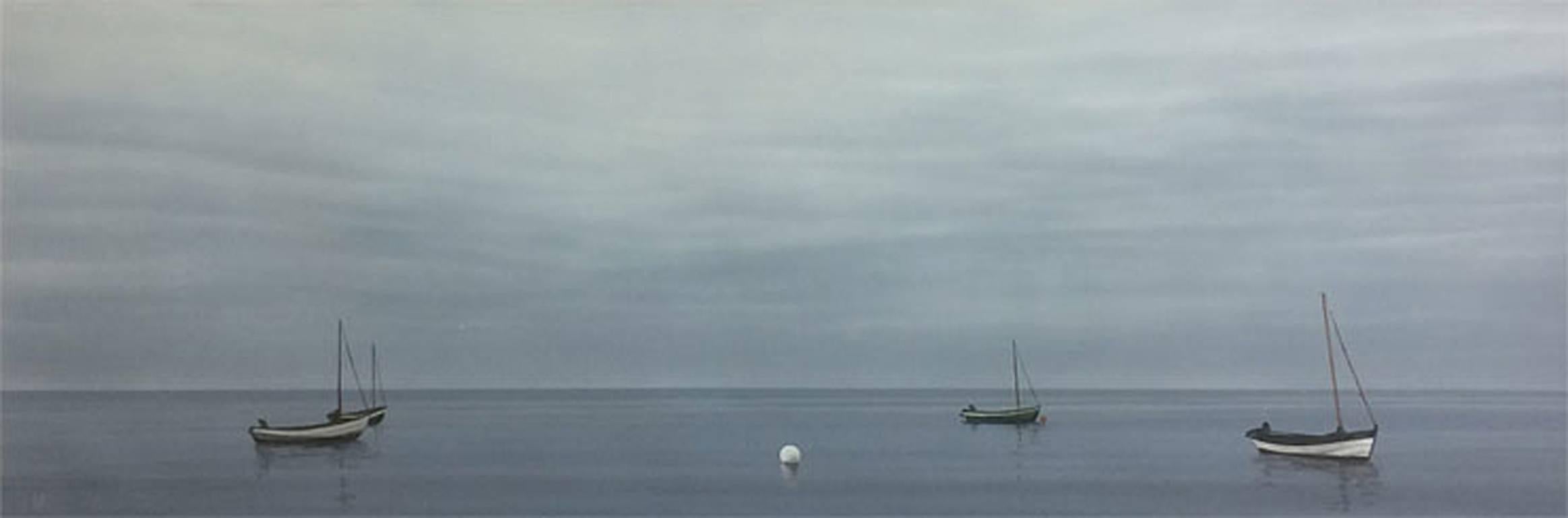 Dawn with Boats gris - peinture contemporaine de paysage de plage de bord de mer