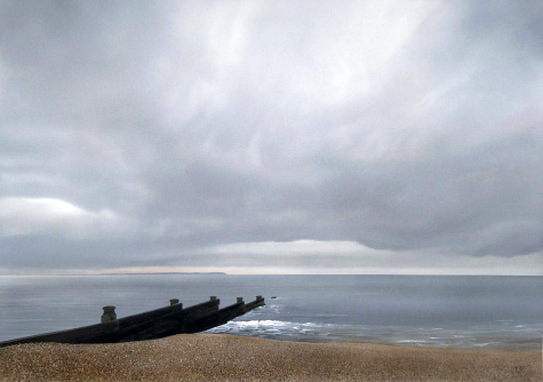 Peinture à l'aérographe acrylique grise contemporaine de Whitstable - Paysage marin, nuages, bateau et mer 