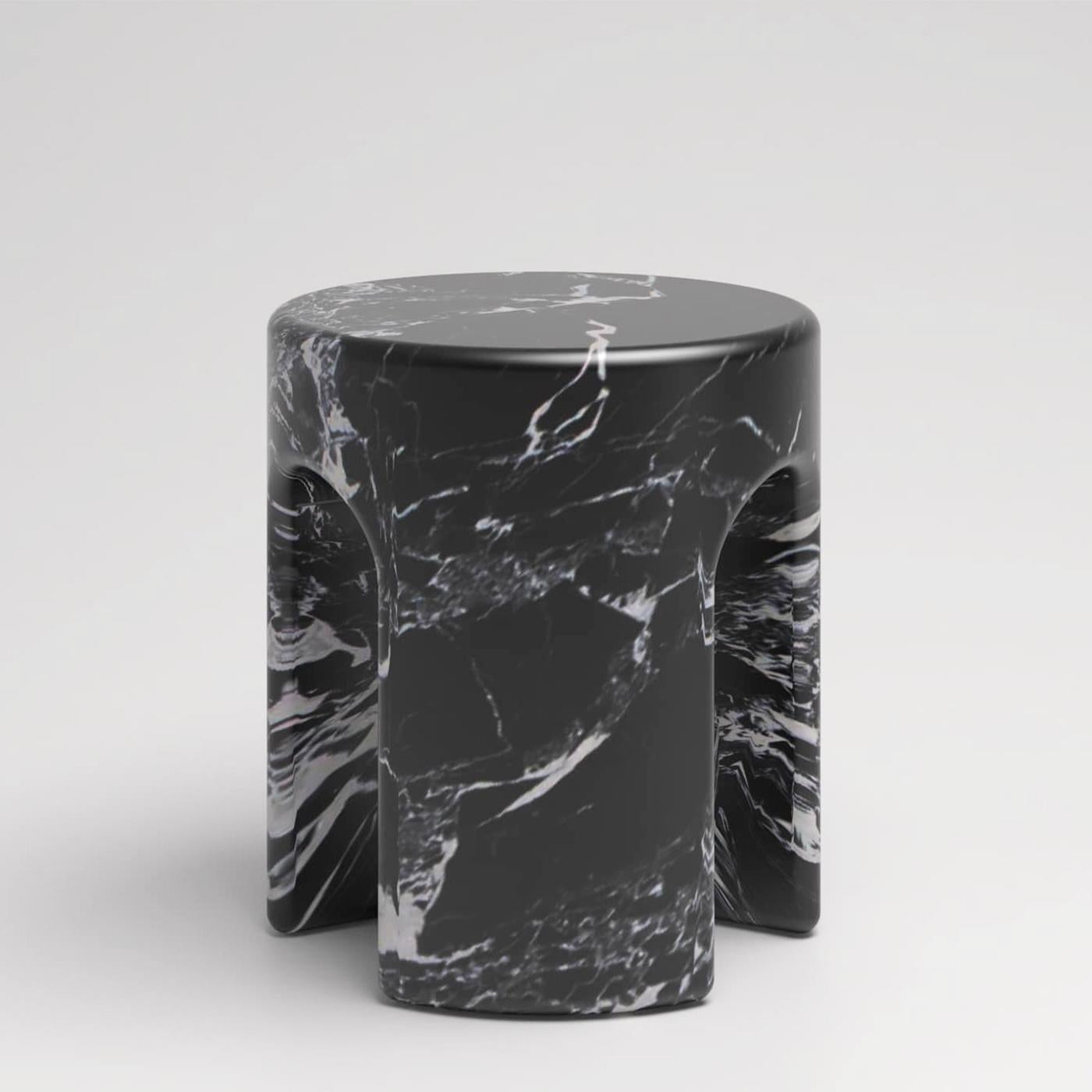 Stool Tertio Back Marble all in carved 
black marble in polished finish.
Also available in ceramic, on request.