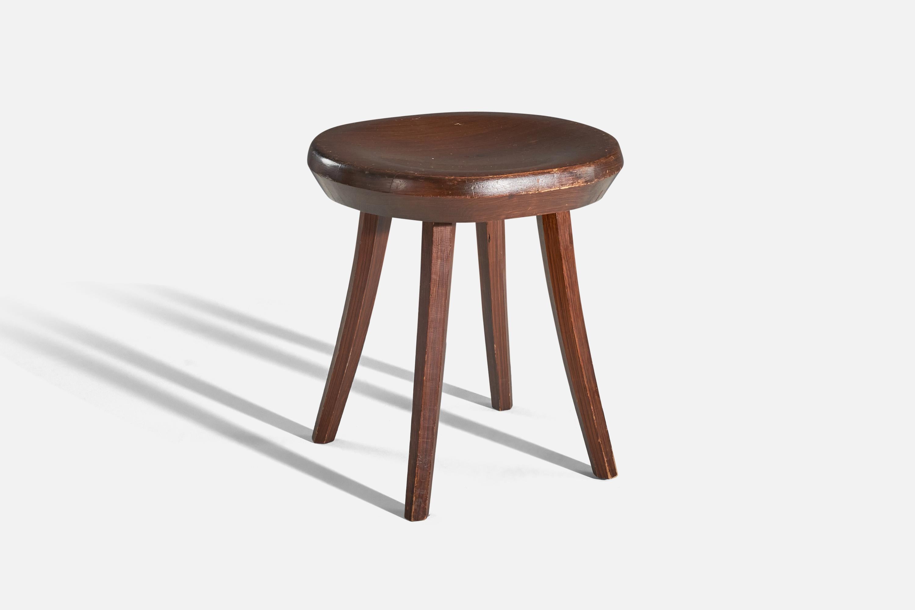 Ein Hocker aus gebeiztem Kiefernholz, entworfen und hergestellt von Tervasaaren Puutyötehdas, Finnland, 1960er Jahre.